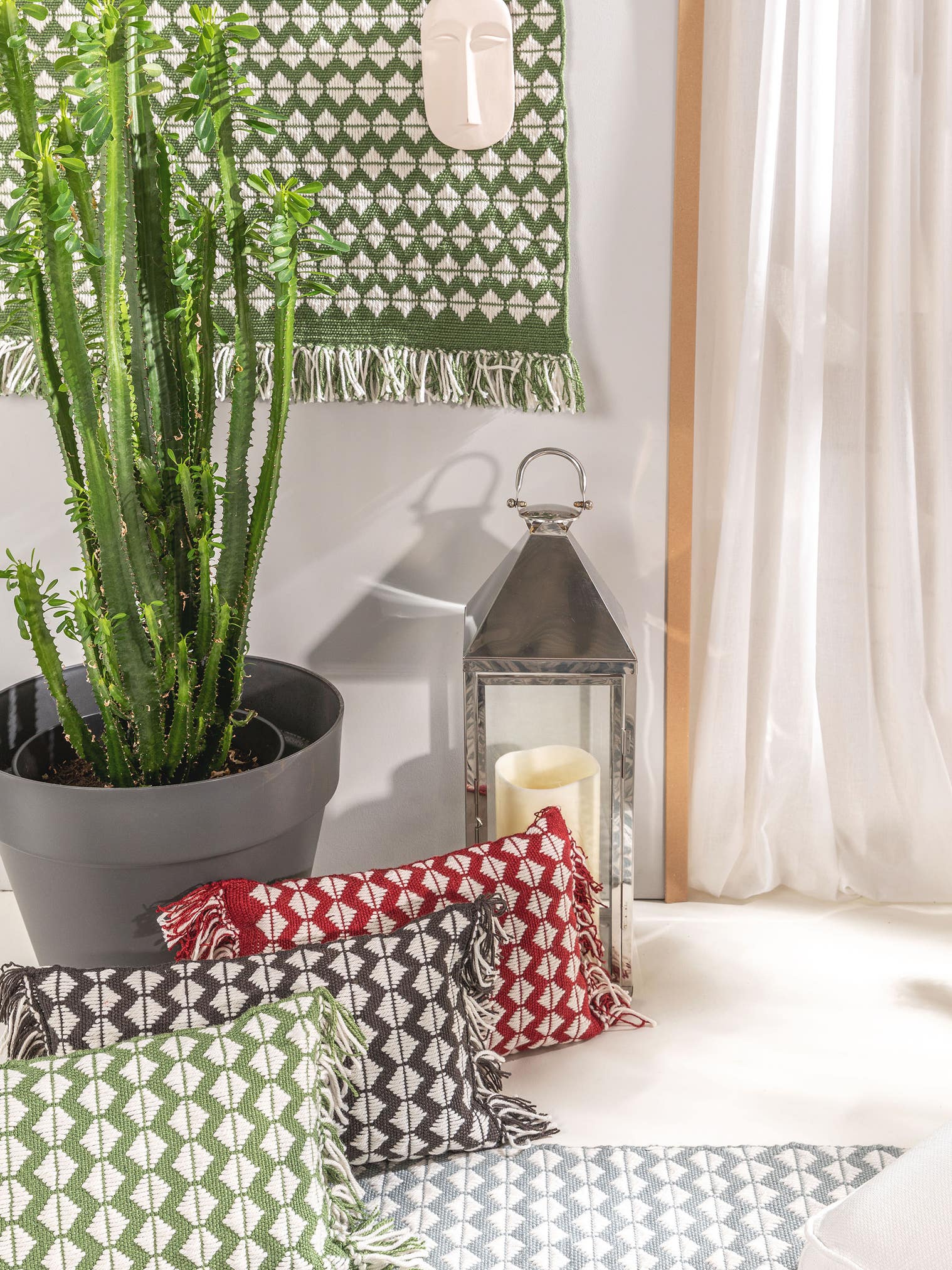 In- & Outdoor Kissen Morty Grün im Design Geometrisch aus 100% Polyester (recyceltes PET) von benuta Pure