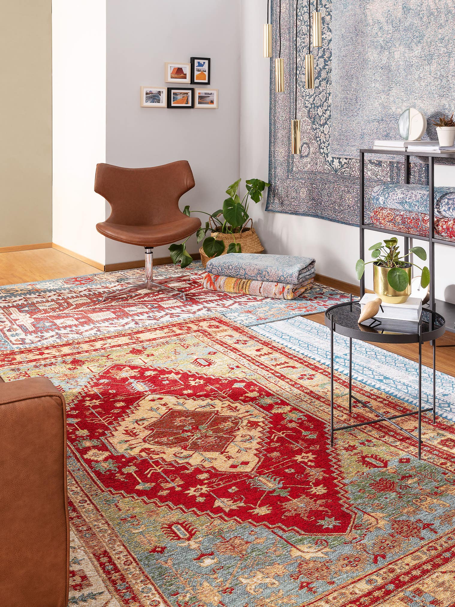 Rug made of 85% Polyester, 15% Cotton in Red with a 1- 5 mm high pile by benuta