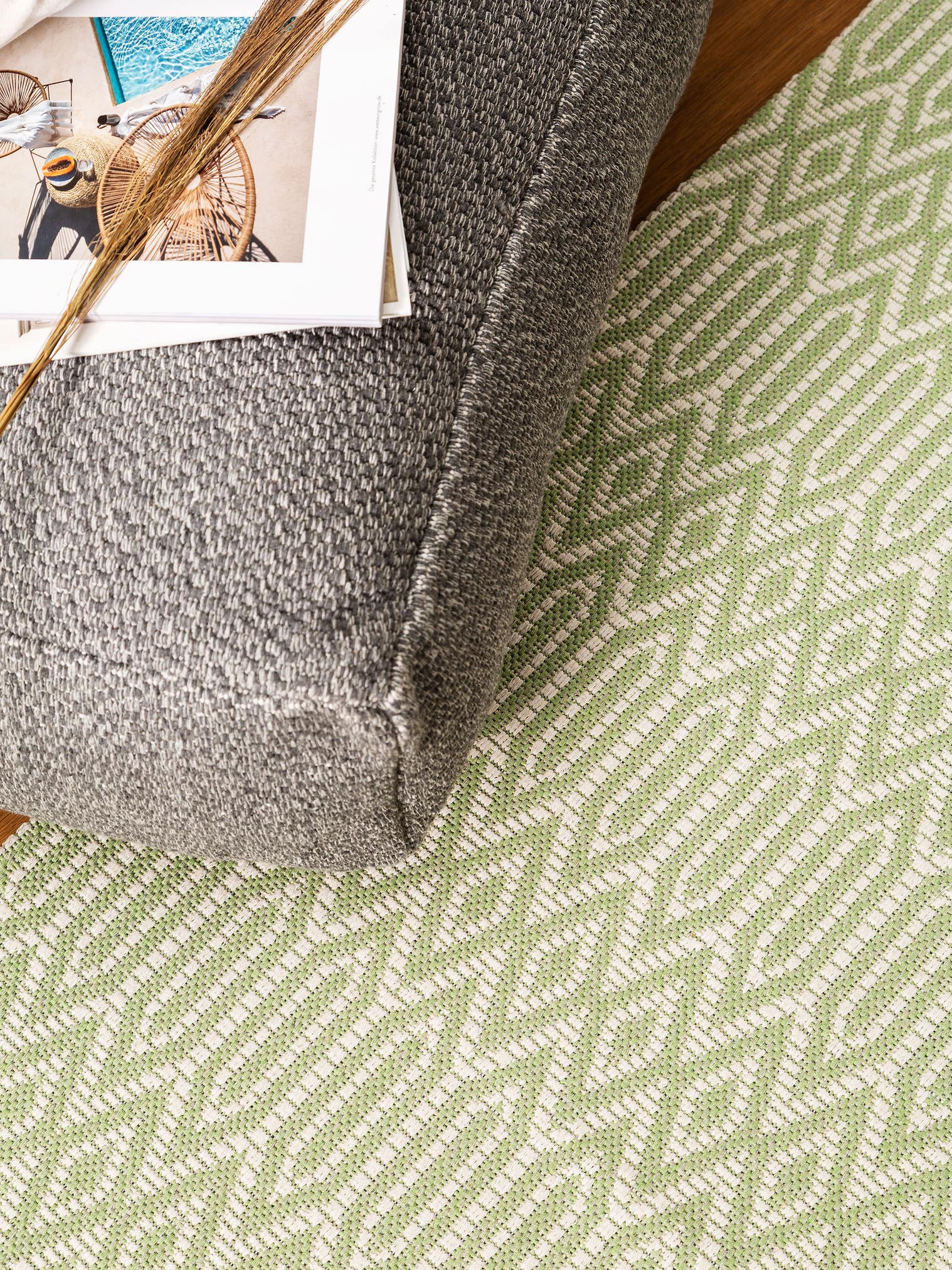 Rug made of 100% Cotton in Green with a 1- 5 mm high pile by benuta Nest