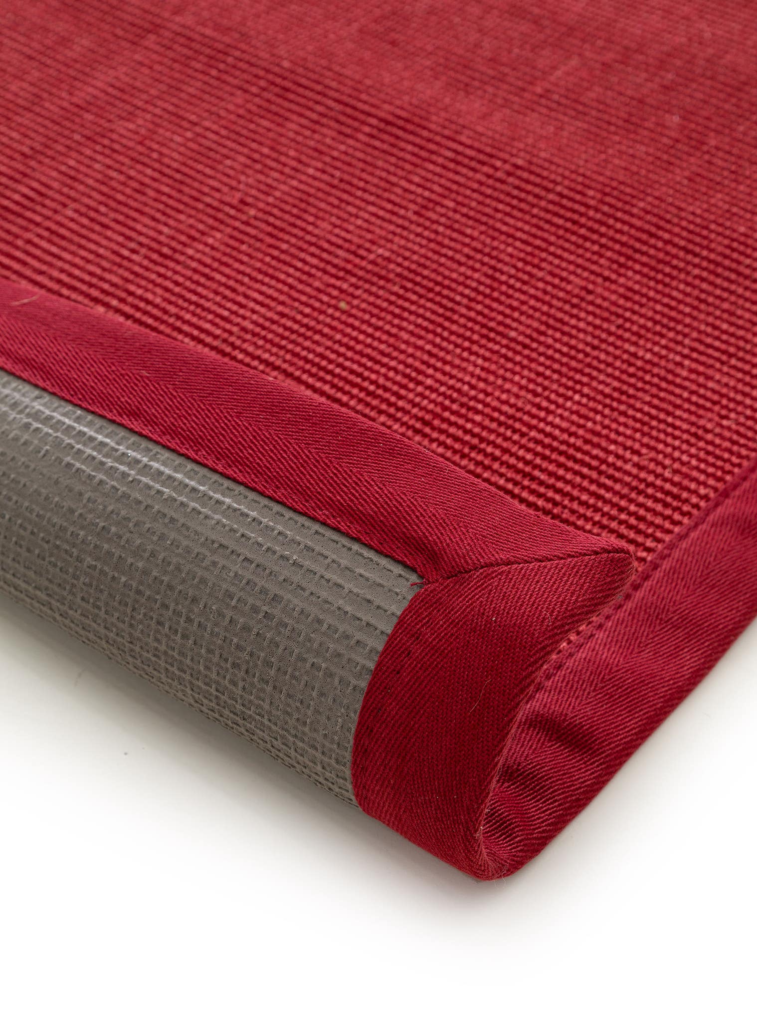 Rug made of 100% Sisal in Red with a 1- 5 mm high pile by benuta Nest