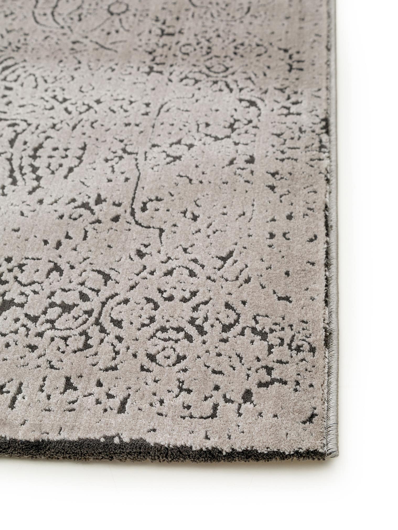 Tapis en 100% Polyester en Gris avec une pile de 6 - 10 mm de hauteur de benuta