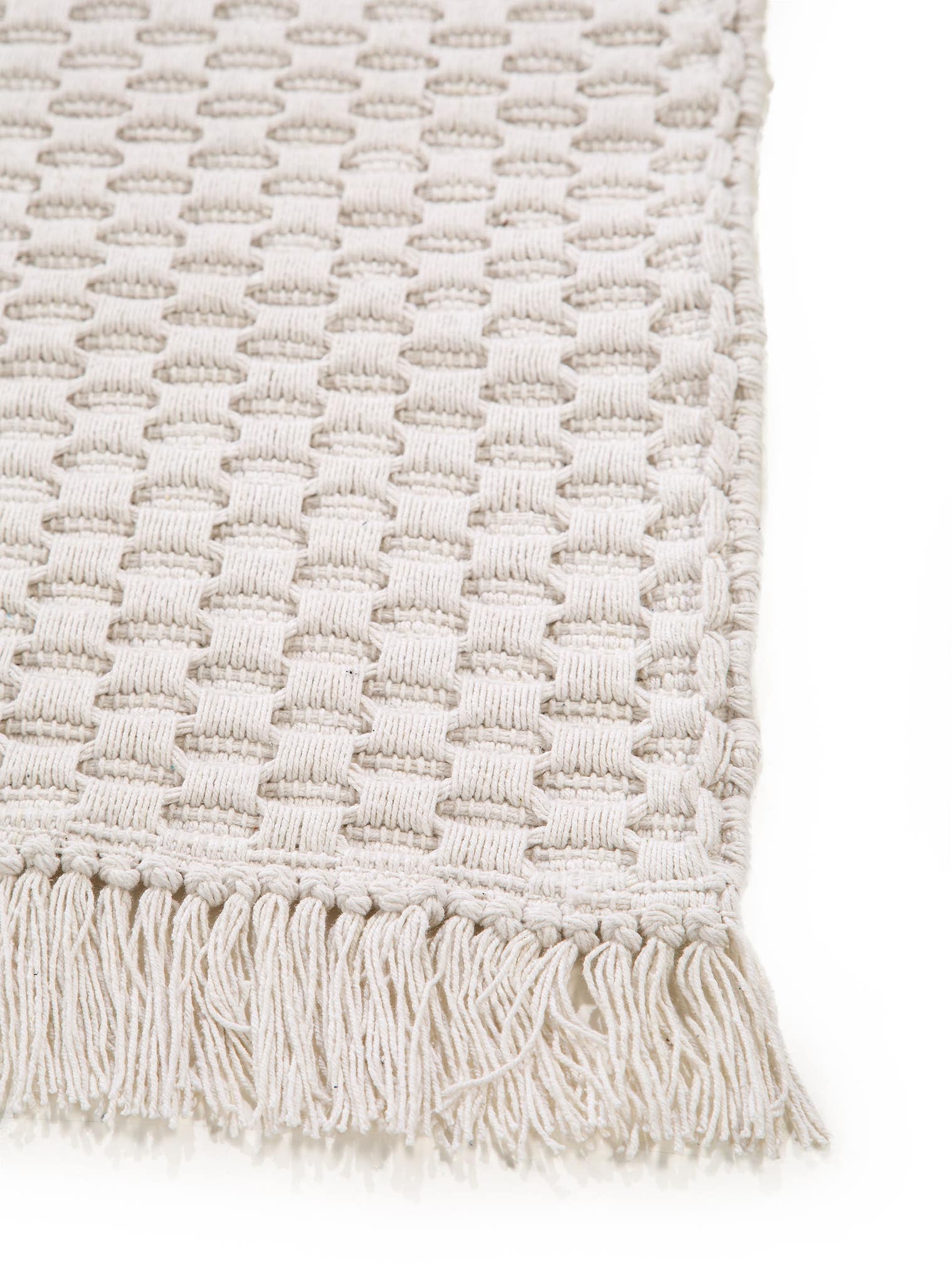 Teppich aus 100% Baumwolle in Weiß mit 11 bis 20 mm hohem Flor von benuta Nest