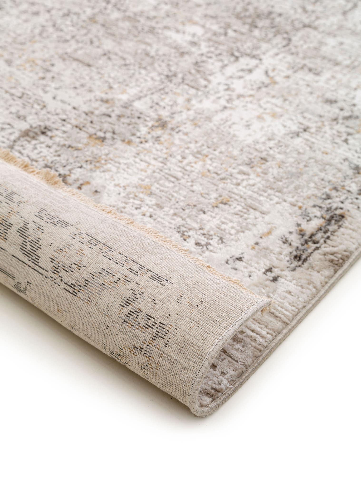 Teppich aus 65% Viskose, 35% Polyester in Grau mit 6 bis 10 mm hohem Flor von benuta Nest