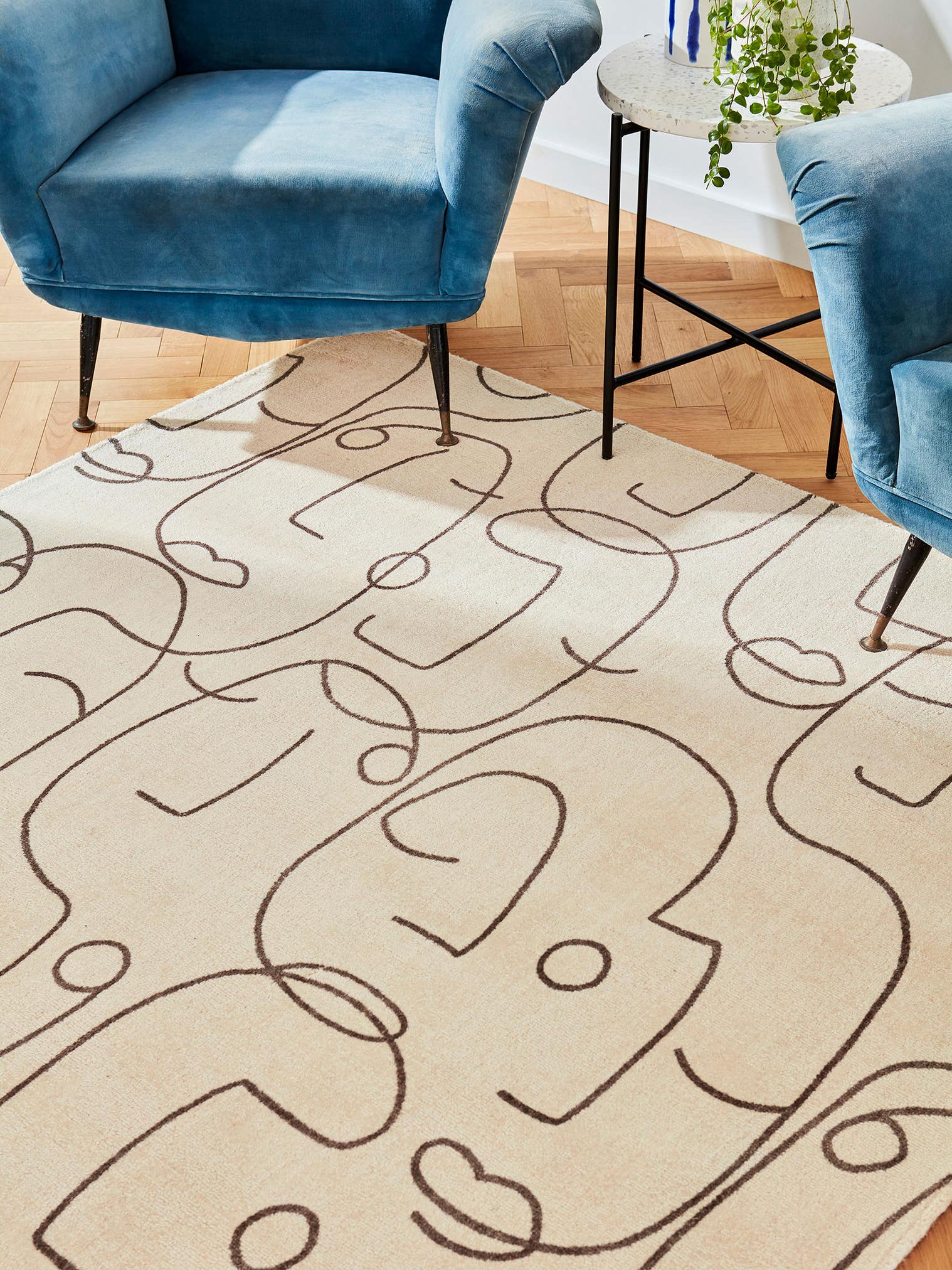 Teppich aus 100% Wolle in Weiß mit 11 bis 20 mm hohem Flor von Scion