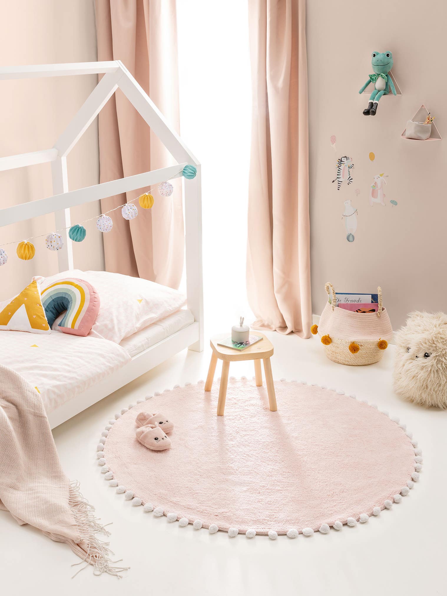 Rug made of 100% Cotton in Pink with a 6 - 10 mm high pile by Lytte