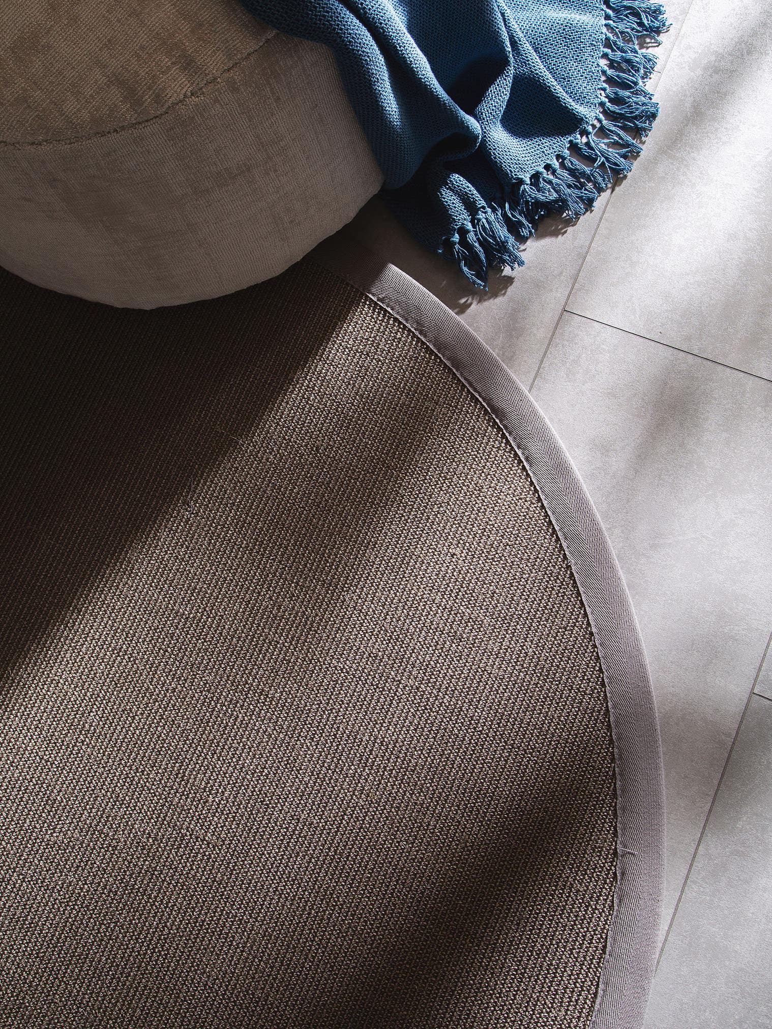 Alfombra de 100% Sisal en Gris con un pelo de {{Placeholder_Pile Height}} de altura de benuta Nest