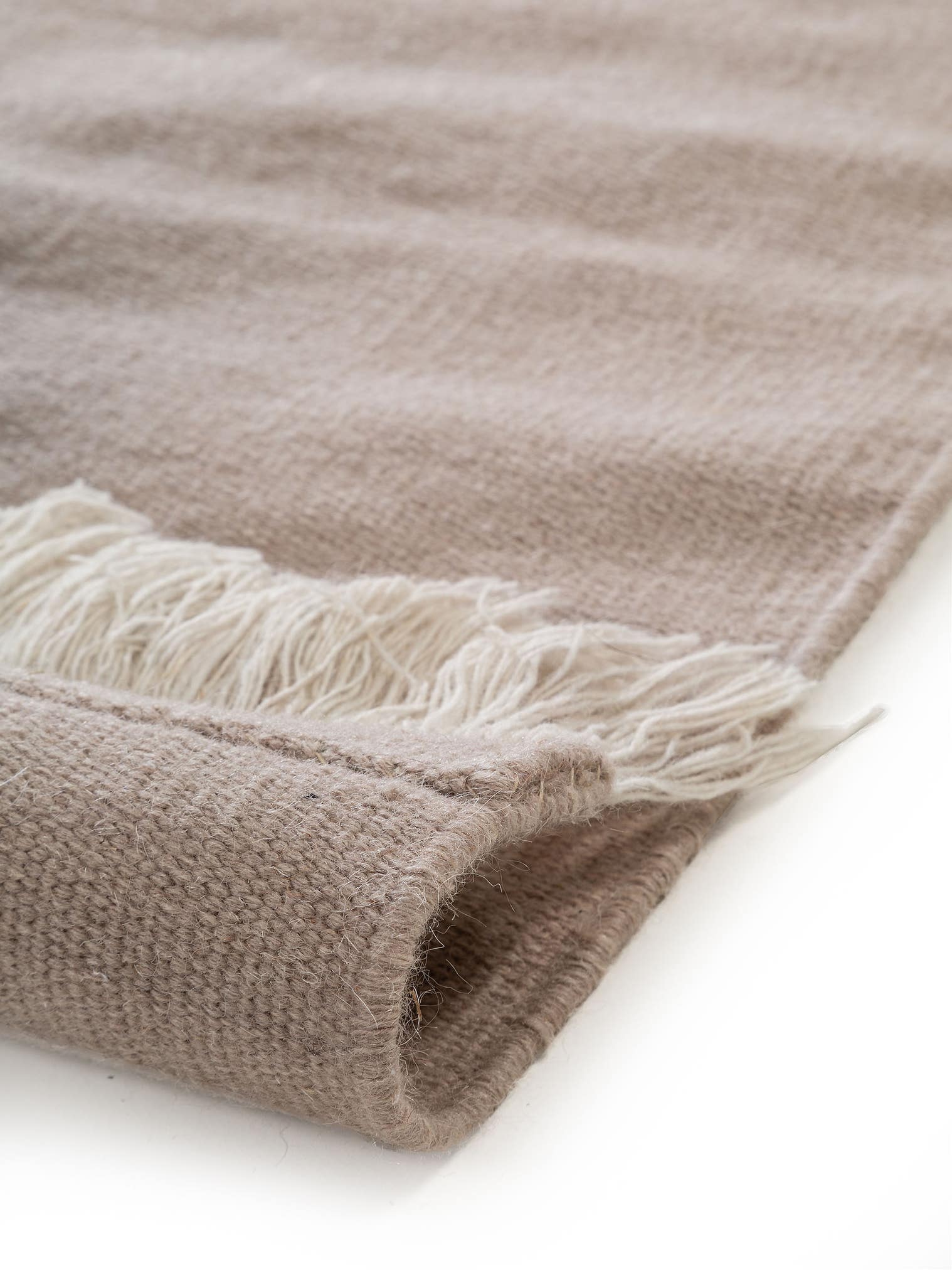 Teppich aus 100% Wolle in Beige mit bis 5 mm hohem Flor von benuta Pop