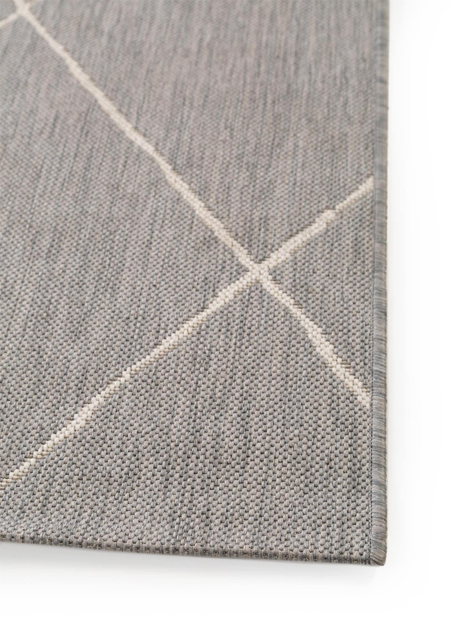 Teppich aus 100% Polypropylen in Grau mit 6 bis 10 mm hohem Flor von benuta Nest