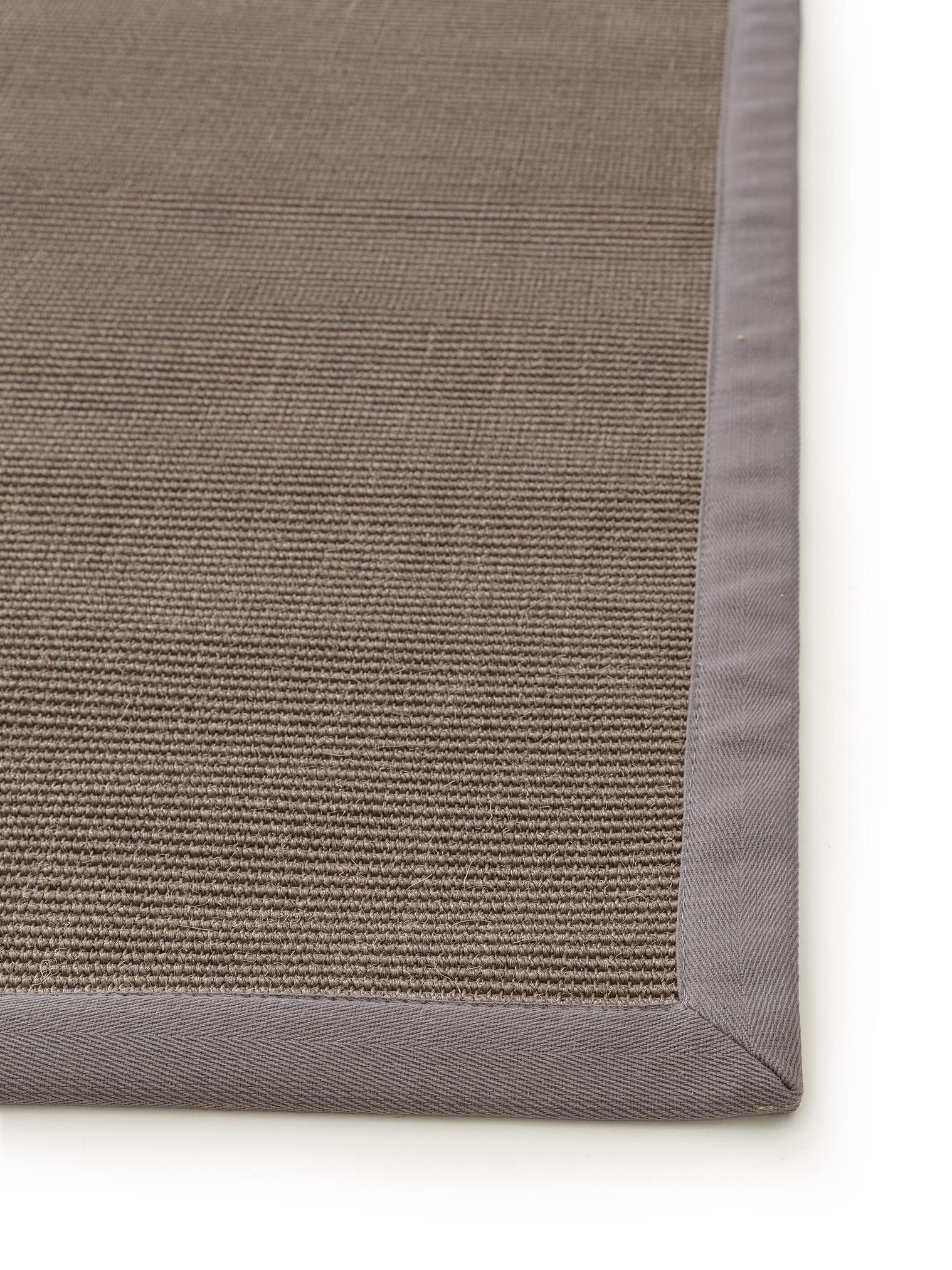 Rug made of 100% Sisal in Grey with a 1- 5 mm high pile by benuta Nest