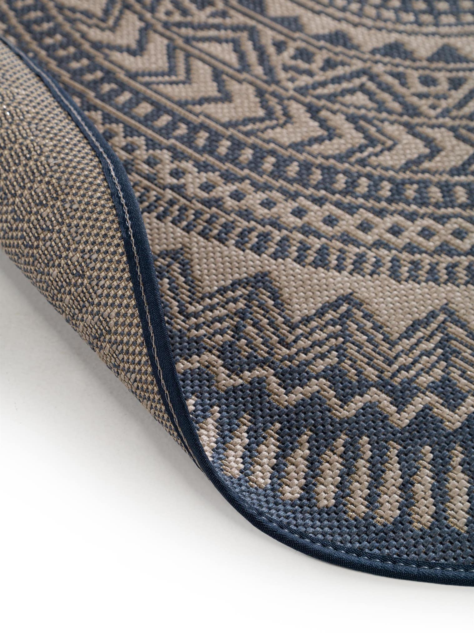 Teppich aus 100% Polypropylen in Blau mit 6 bis 10 mm hohem Flor von benuta Nest