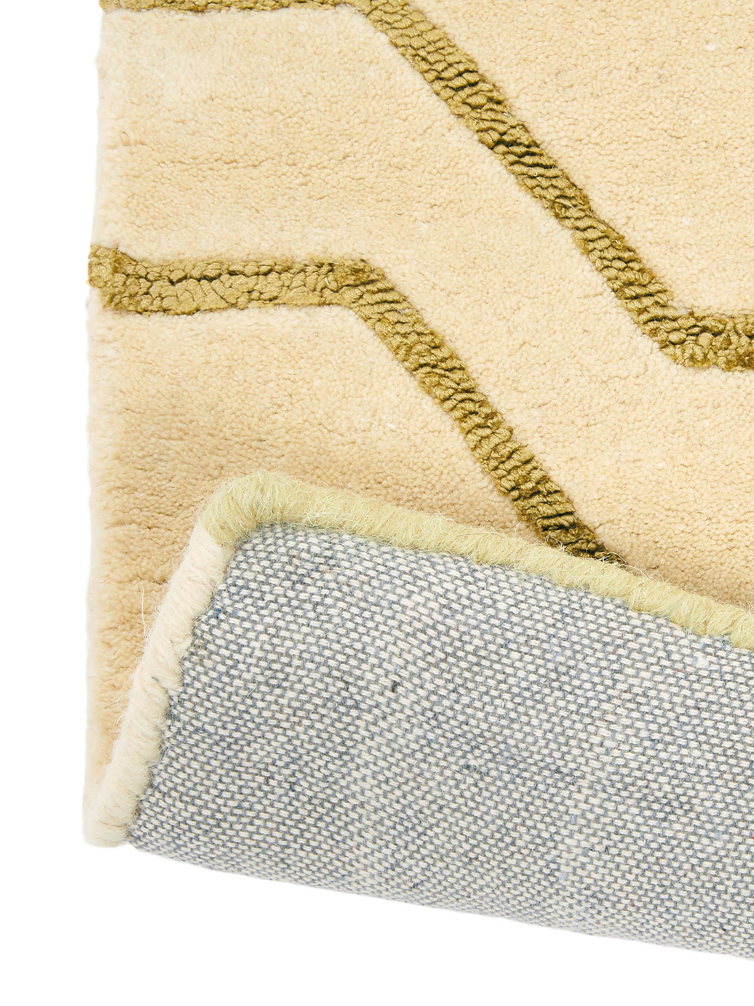 Rug made of 90% Wool, 10% Viscose in Beige with a 11 - 20 mm high pile by Wedgwood