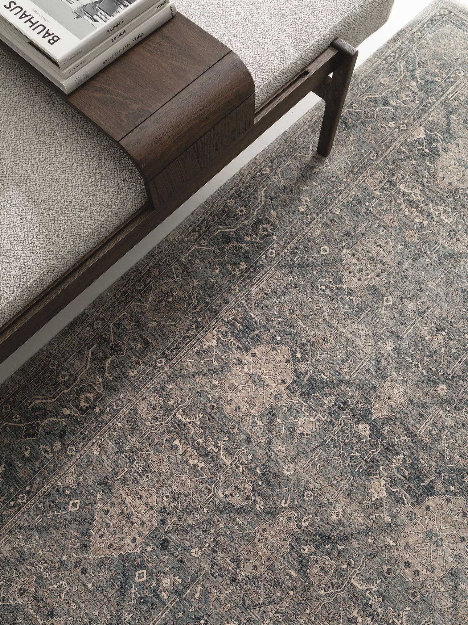 Teppich aus 80% Polyester, 20% Polyacryl in Blau mit bis 5 mm hohem Flor von benuta Finest