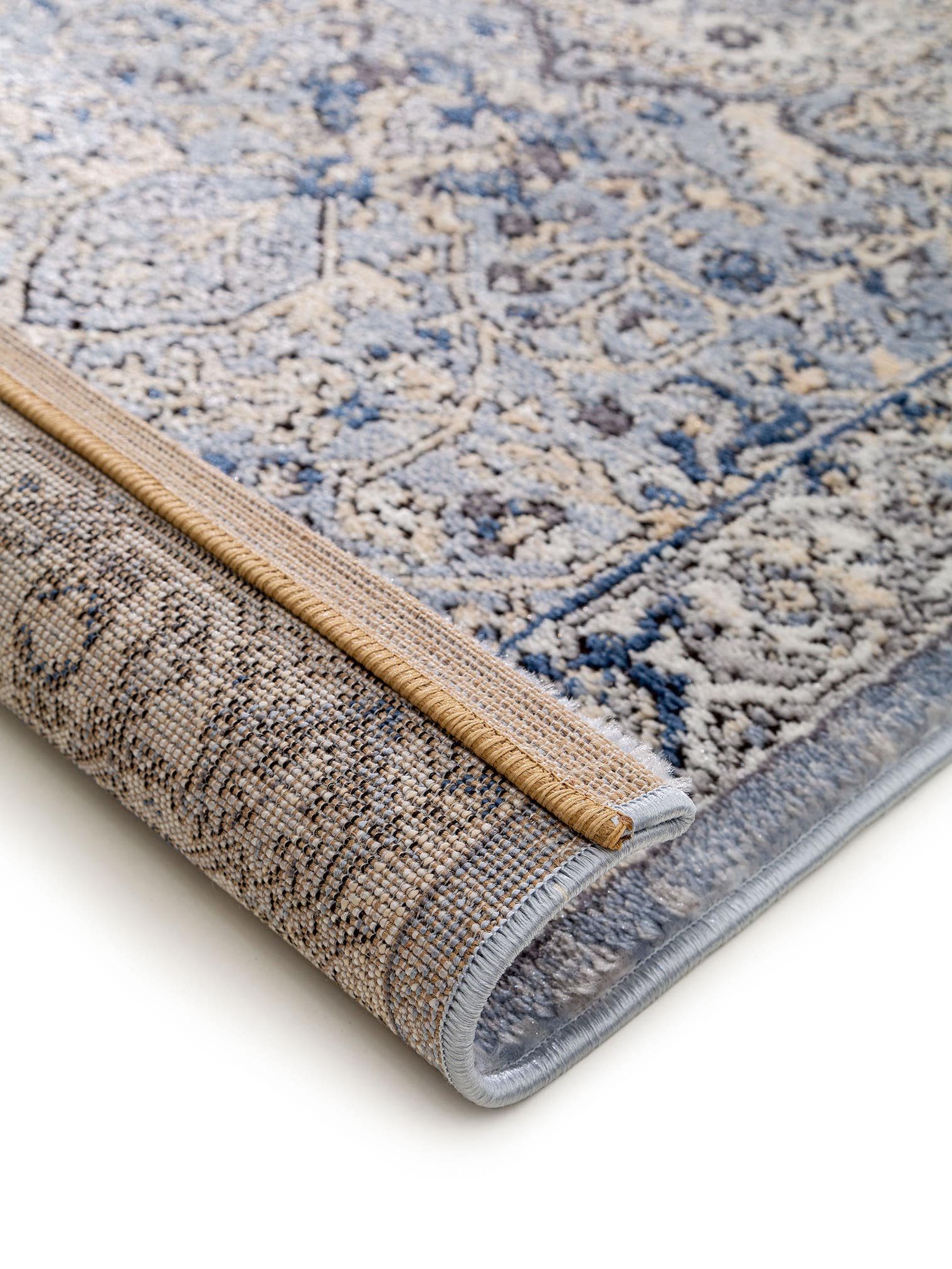 Teppich aus 70% Polyester, 30% Polypropylen in Grau mit 11 bis 20 mm hohem Flor von benuta Nest