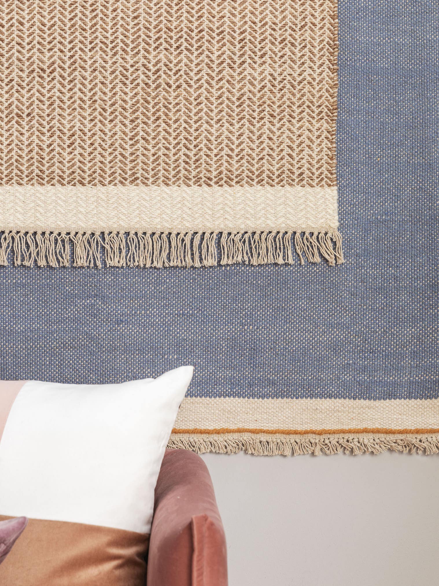 Tappeto di 60% Lana, 40% Cotone in Azzurro con pelo alto 1- 5 mm da benuta Pop