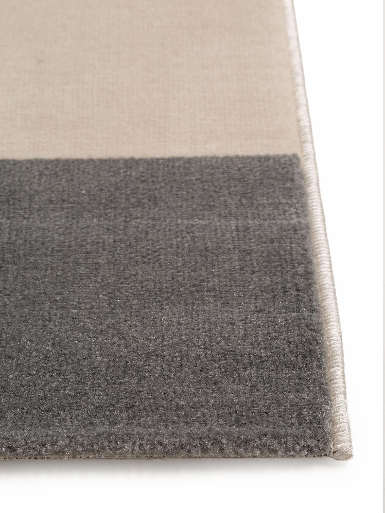 Teppich aus 100% Polypropylen in Beige mit 6 bis 10 mm hohem Flor von Lytte