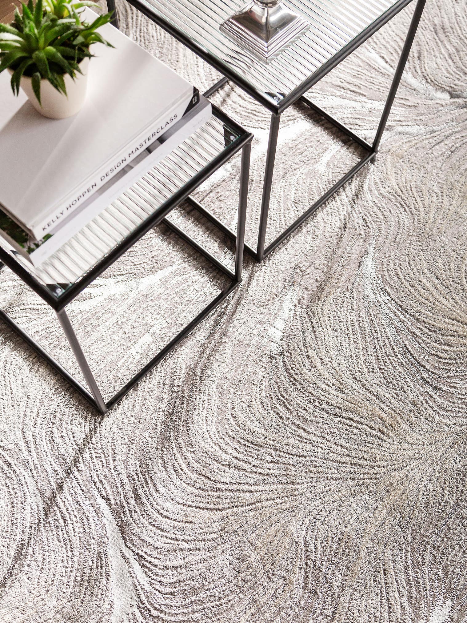 Teppich aus 60% Polypropylen, 40% Polyester in Grau mit 6 bis 10 mm hohem Flor von benuta Nest