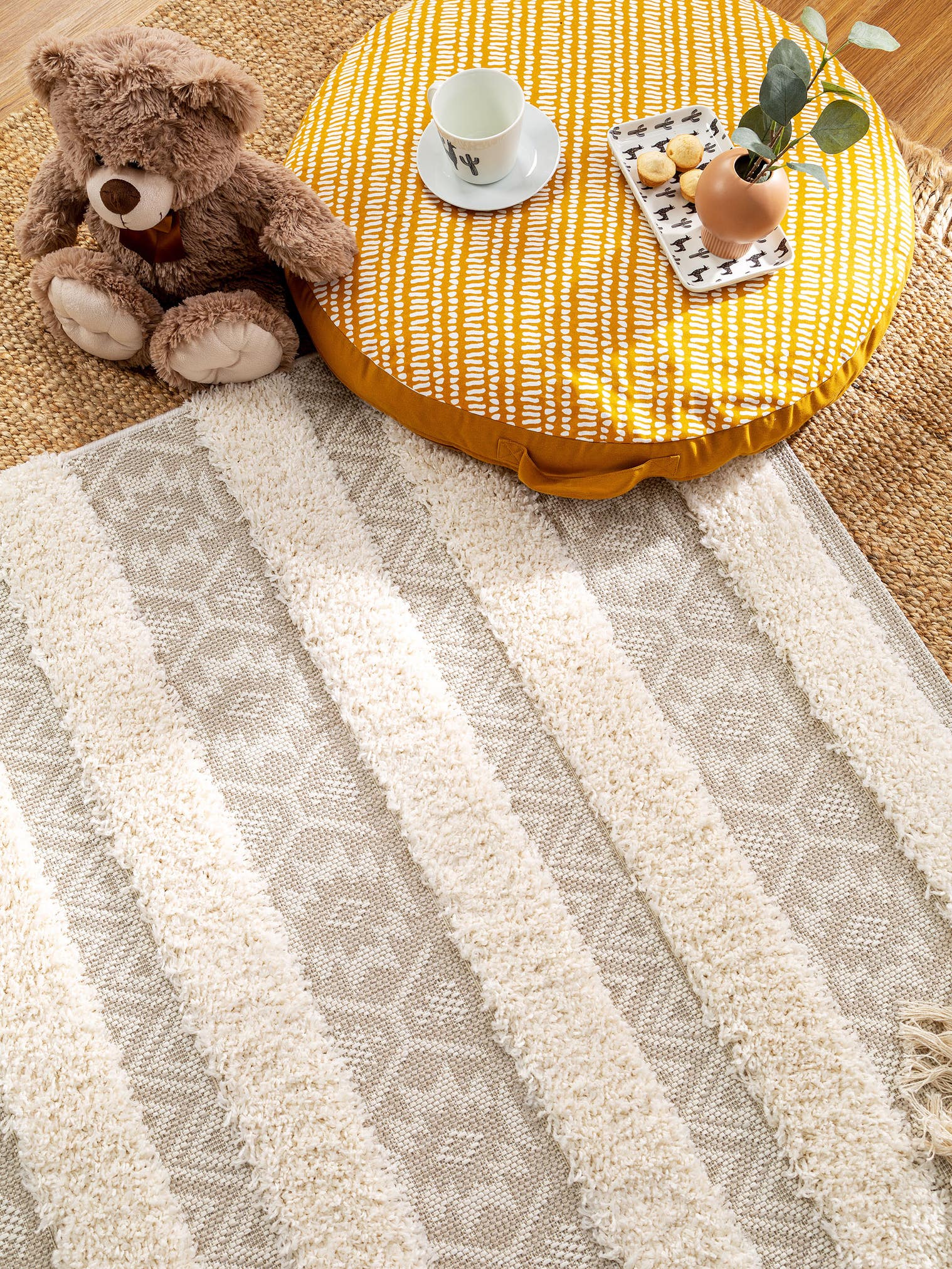 Teppich aus 100% Polypropylen in Beige mit 21 bis 30 mm hohem Flor von Lytte