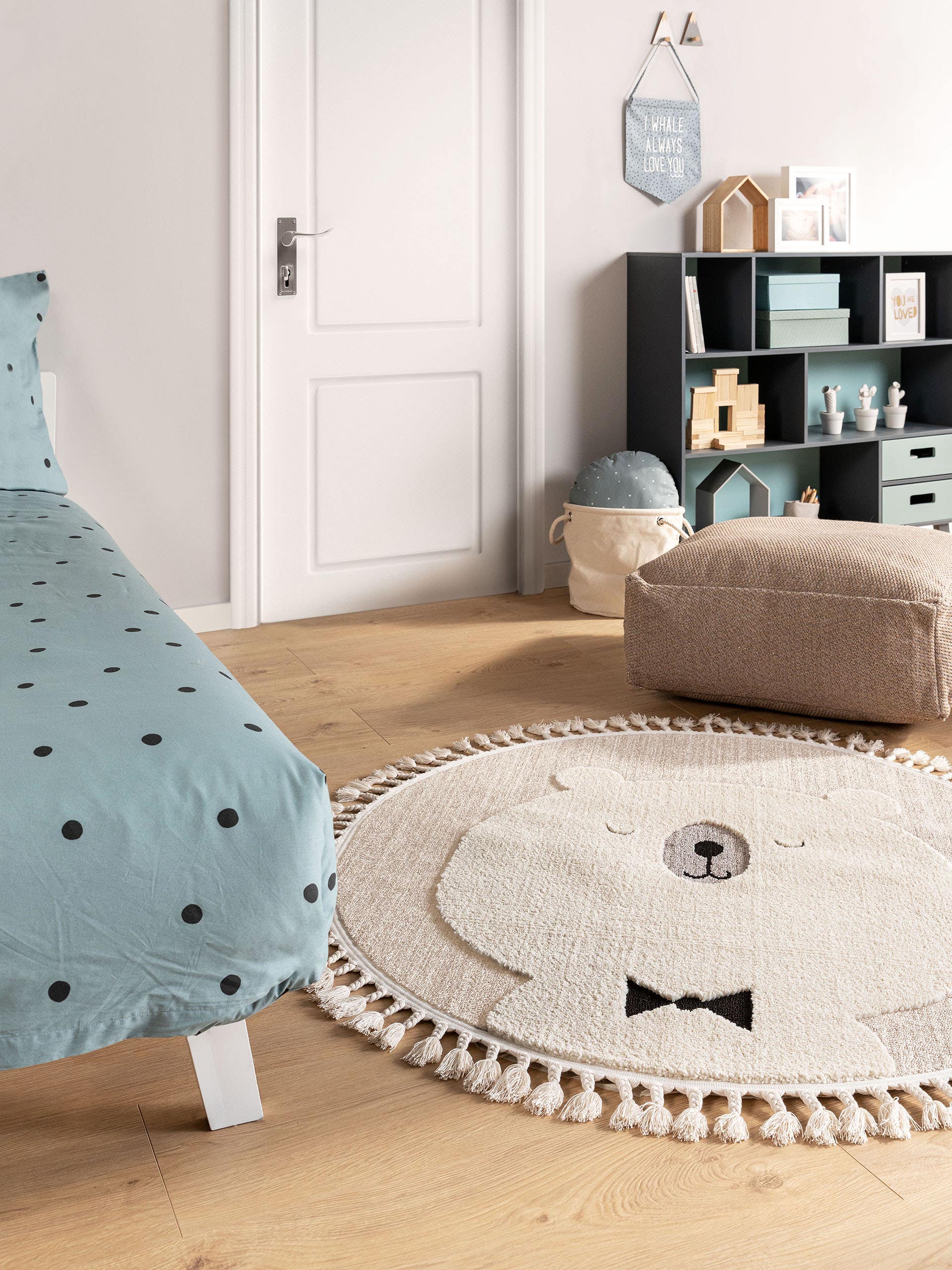 Matta av 100% Polyester i Beige med 11 - 20 mm hög lugg från Lytte
