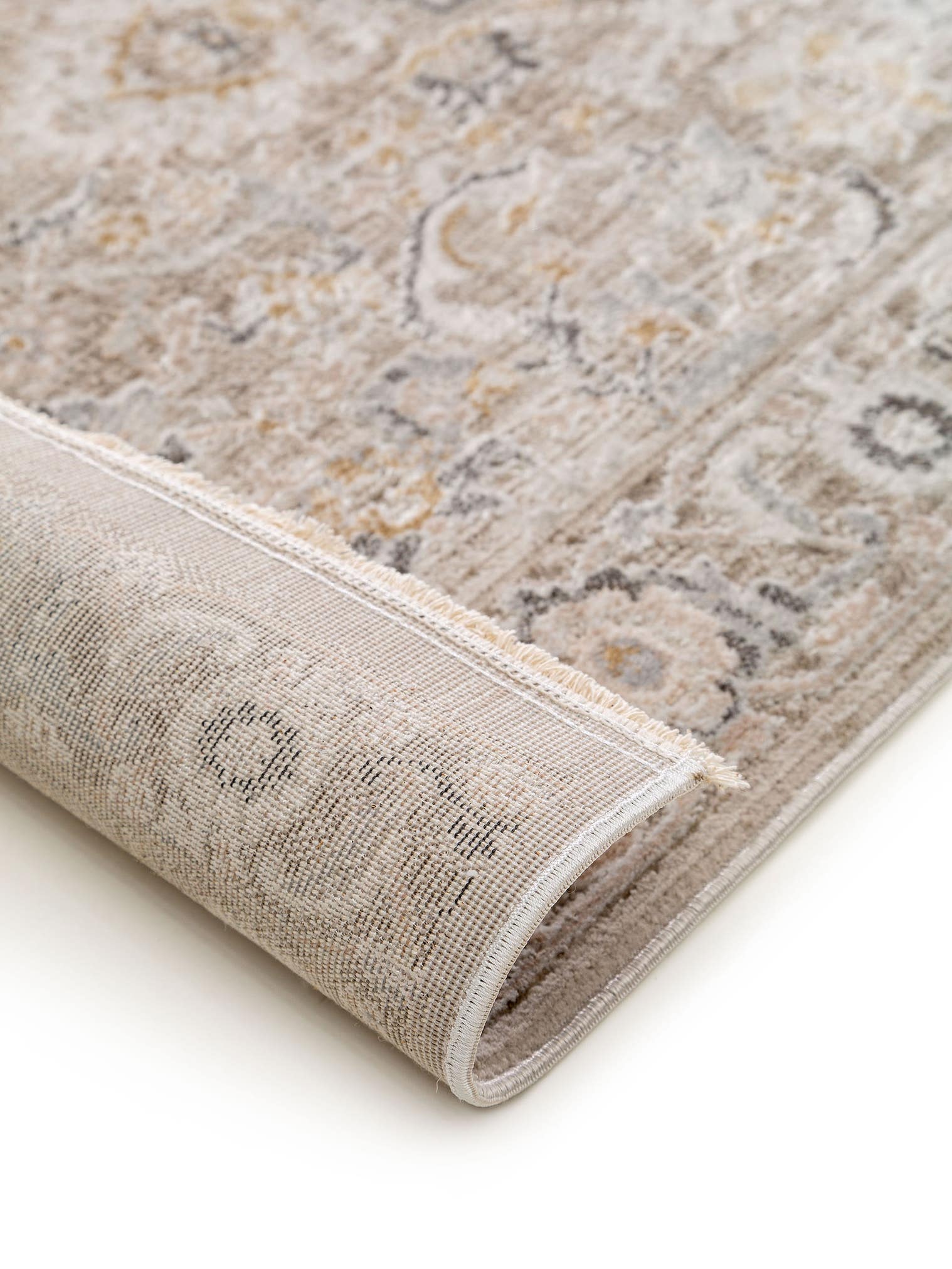 Matta av 65% Viskos, 35% Polyester i Grå med 6 - 10 mm hög lugg från benuta Nest
