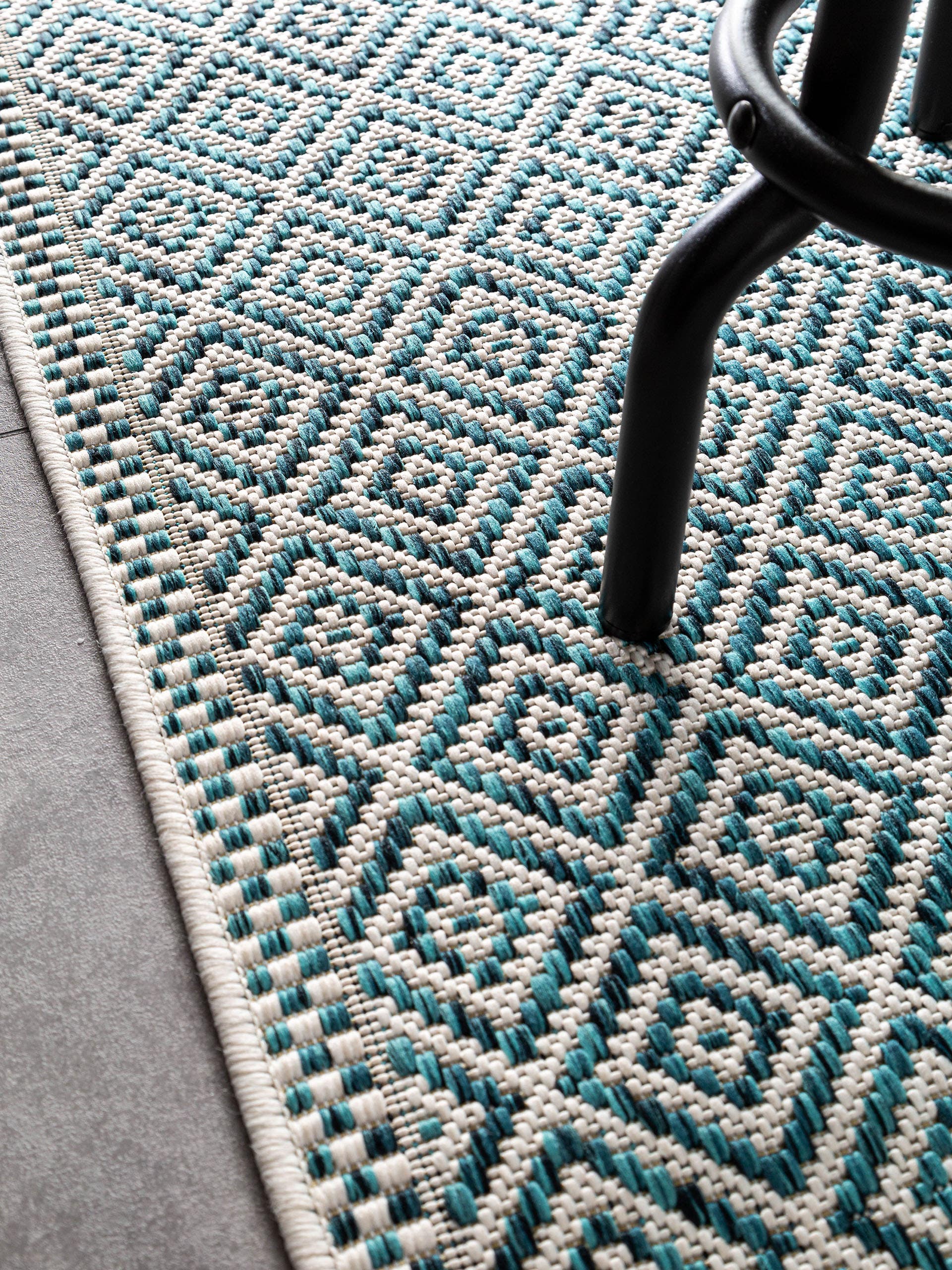 Rug made of 100% Polypropylene in Blue with a 1- 5 mm high pile by benuta Nest
