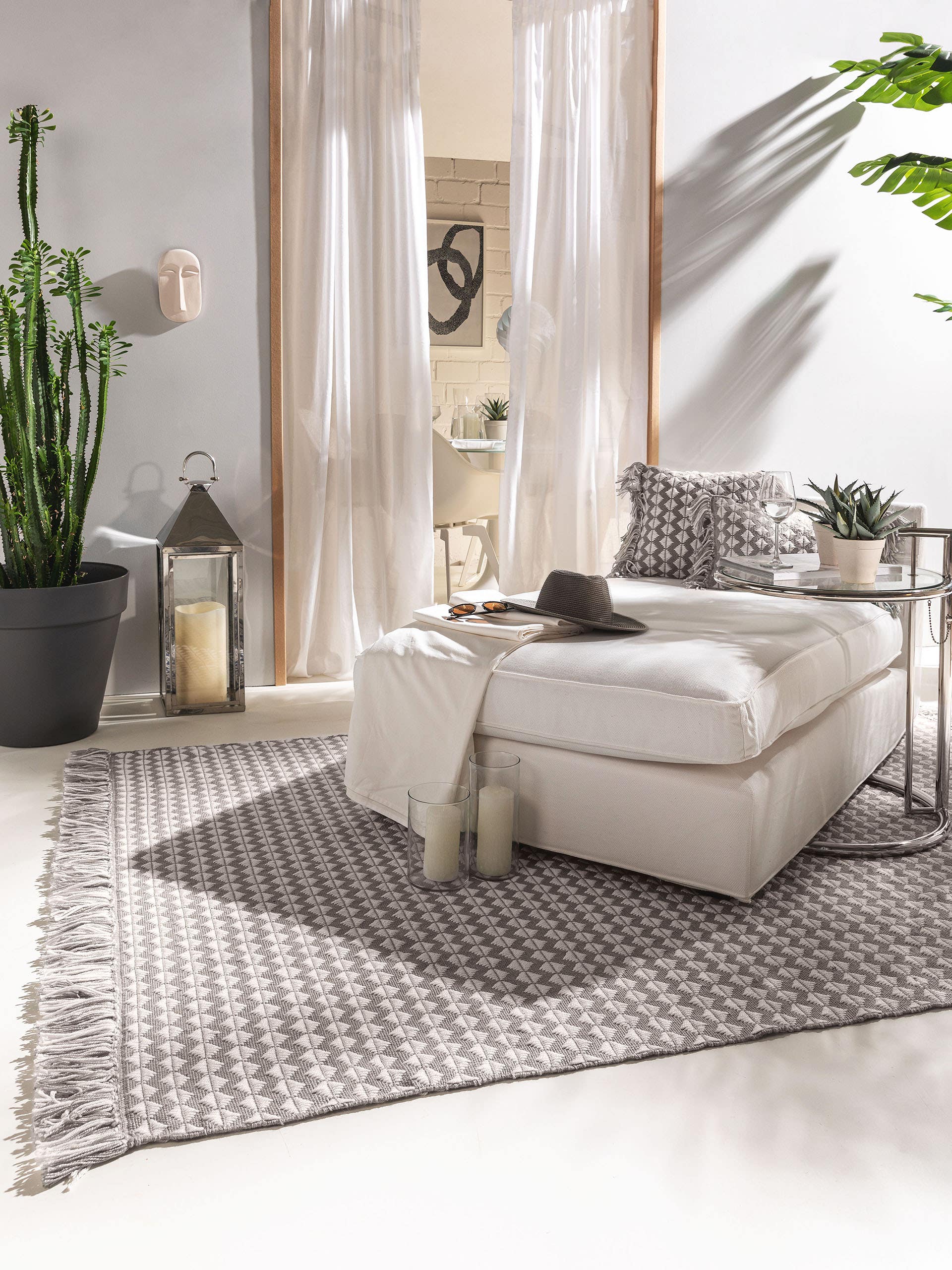 Alfombra de 100% Polyester (PET reciclado) en Gris con un pelo de {{Placeholder_Pile Height}} de altura de benuta Pure
