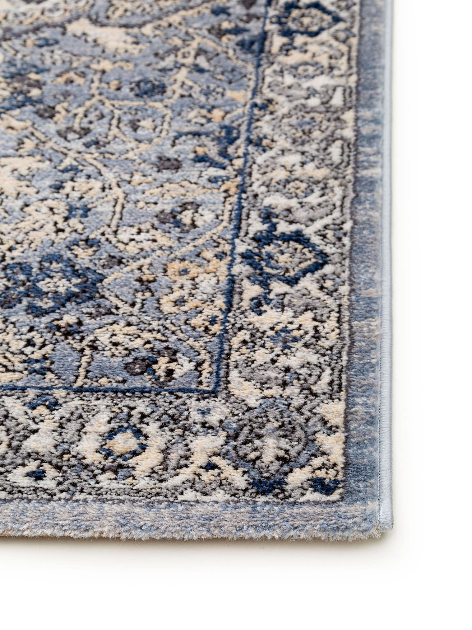 Teppich aus 70% Polyester, 30% Polypropylen in Grau mit 11 bis 20 mm hohem Flor von benuta Nest