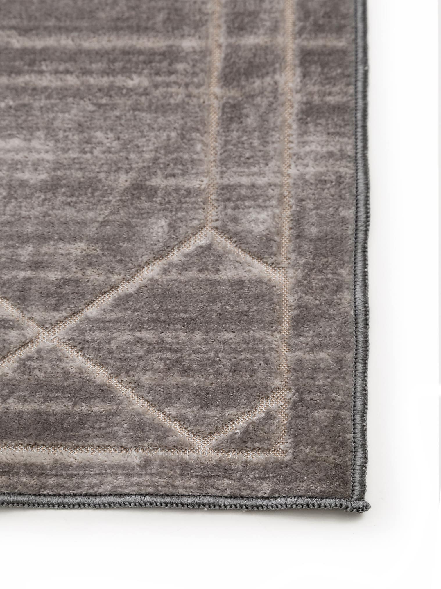 Rug made of 100% Polyester in Grey with a 1- 5 mm high pile by benuta