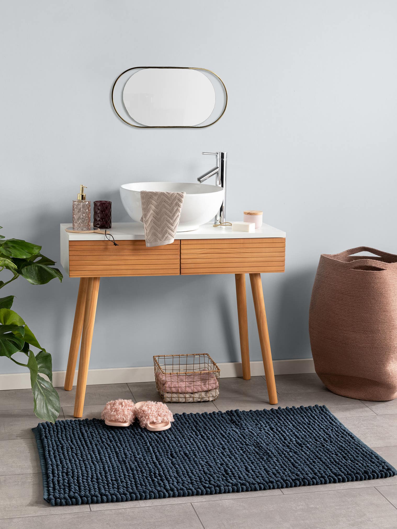 Tappeto di 70% Poliestere, 30% Cotone in Azzurro con pelo alto 11 - 20 mm da benuta Nest