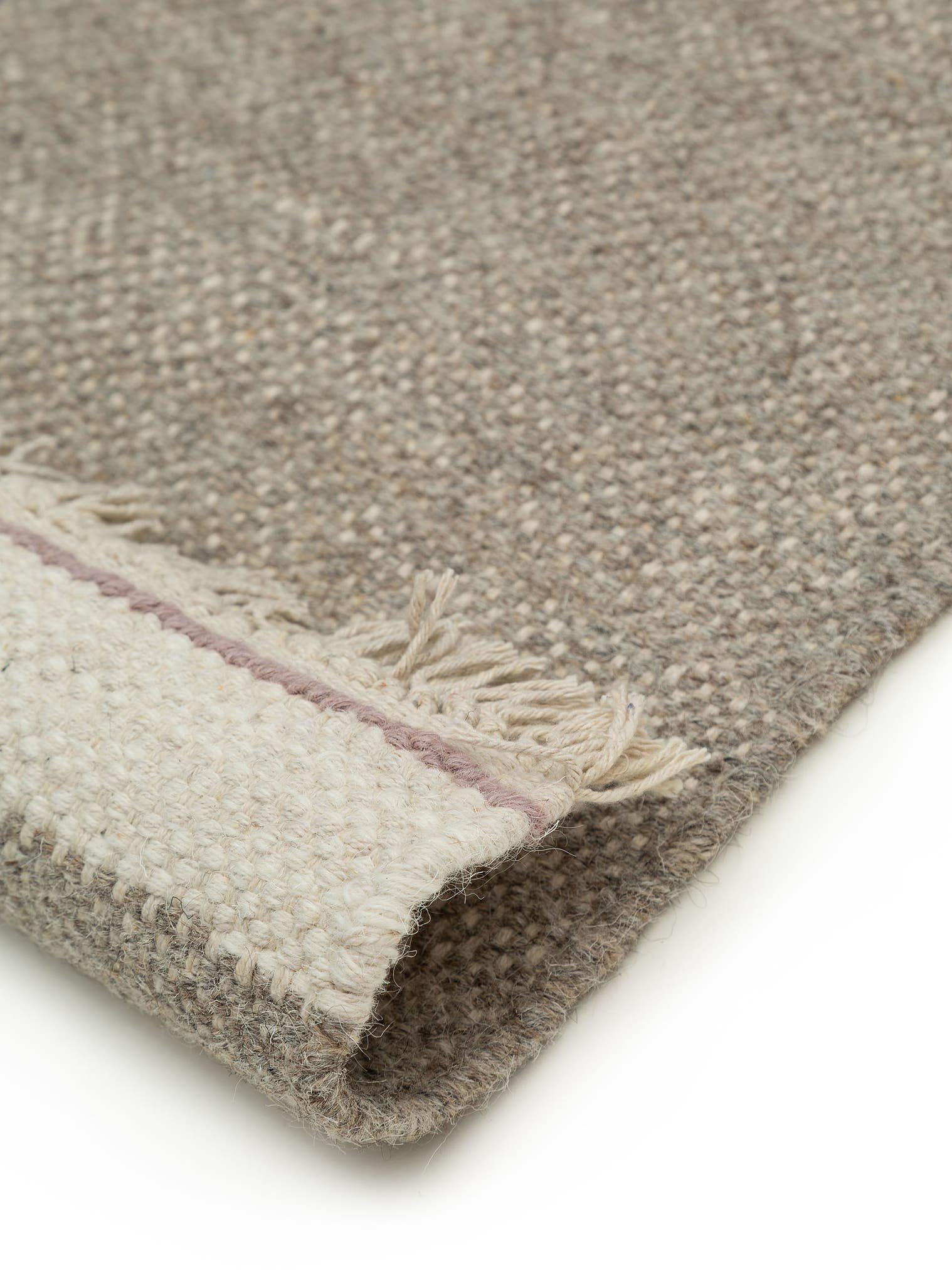 Tappeto di 60% Lana, 40% Cotone in Grigio con pelo alto 1- 5 mm da benuta Pop
