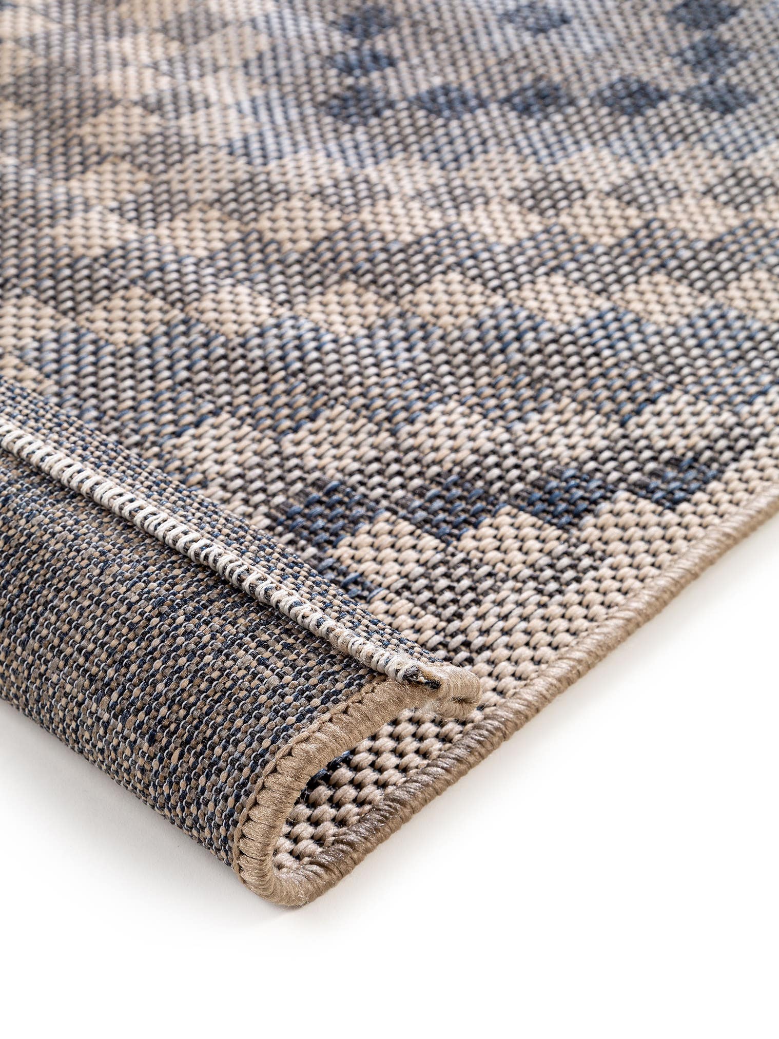 Teppich aus 100% Polypropylen in Blau mit bis 5 mm hohem Flor von benuta Nest