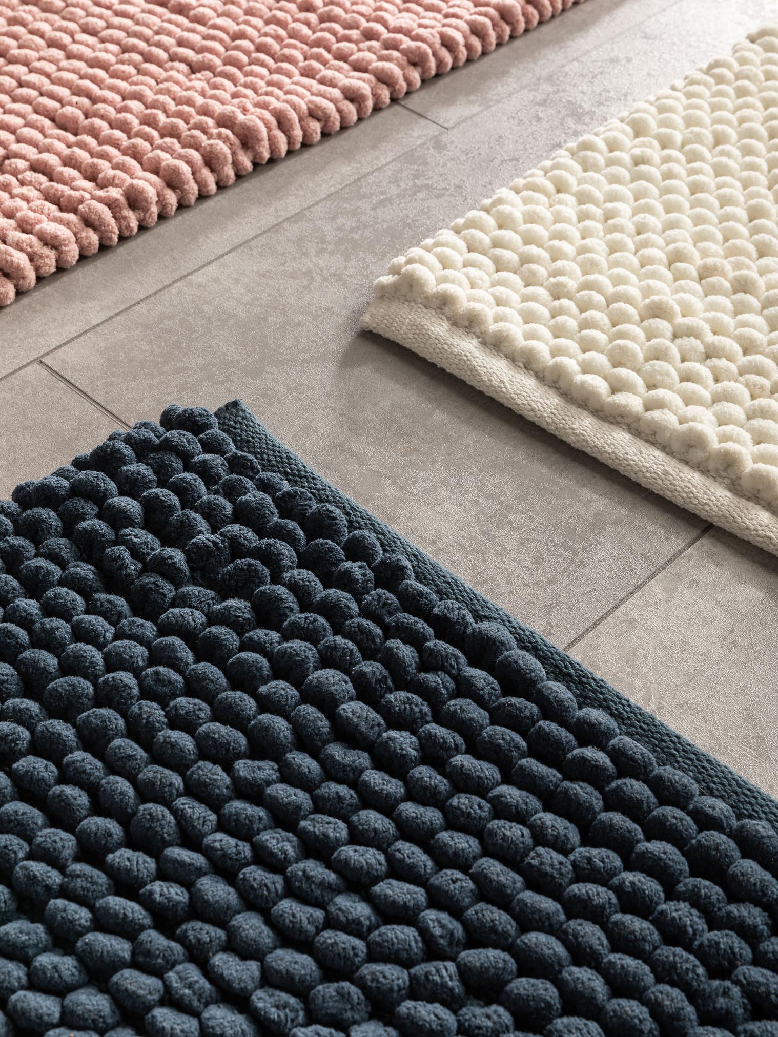 Tappeto di 70% Poliestere, 30% Cotone in Azzurro con pelo alto 11 - 20 mm da benuta Nest