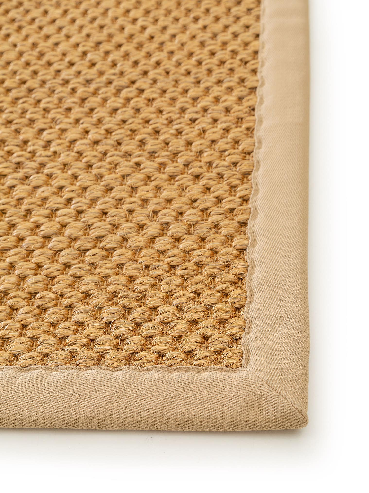 Tappeto di 100% Sisal in Beige con pelo alto 1- 5 mm da benuta Pure
