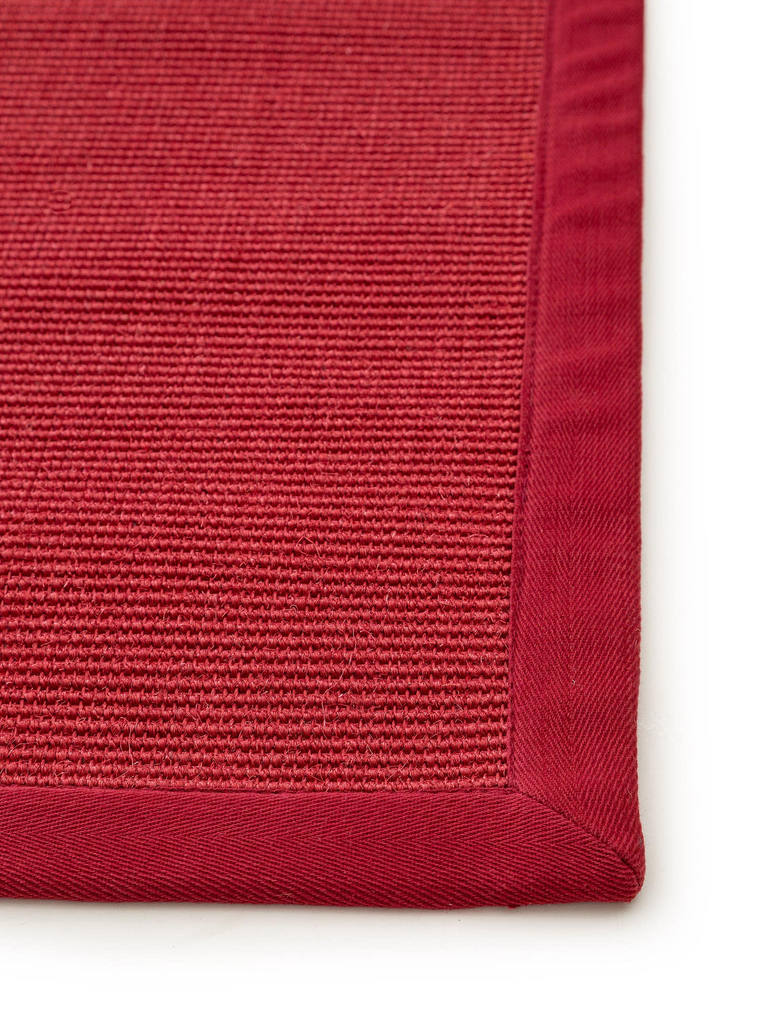 Rug made of 100% Sisal in Red with a 1- 5 mm high pile by benuta Nest