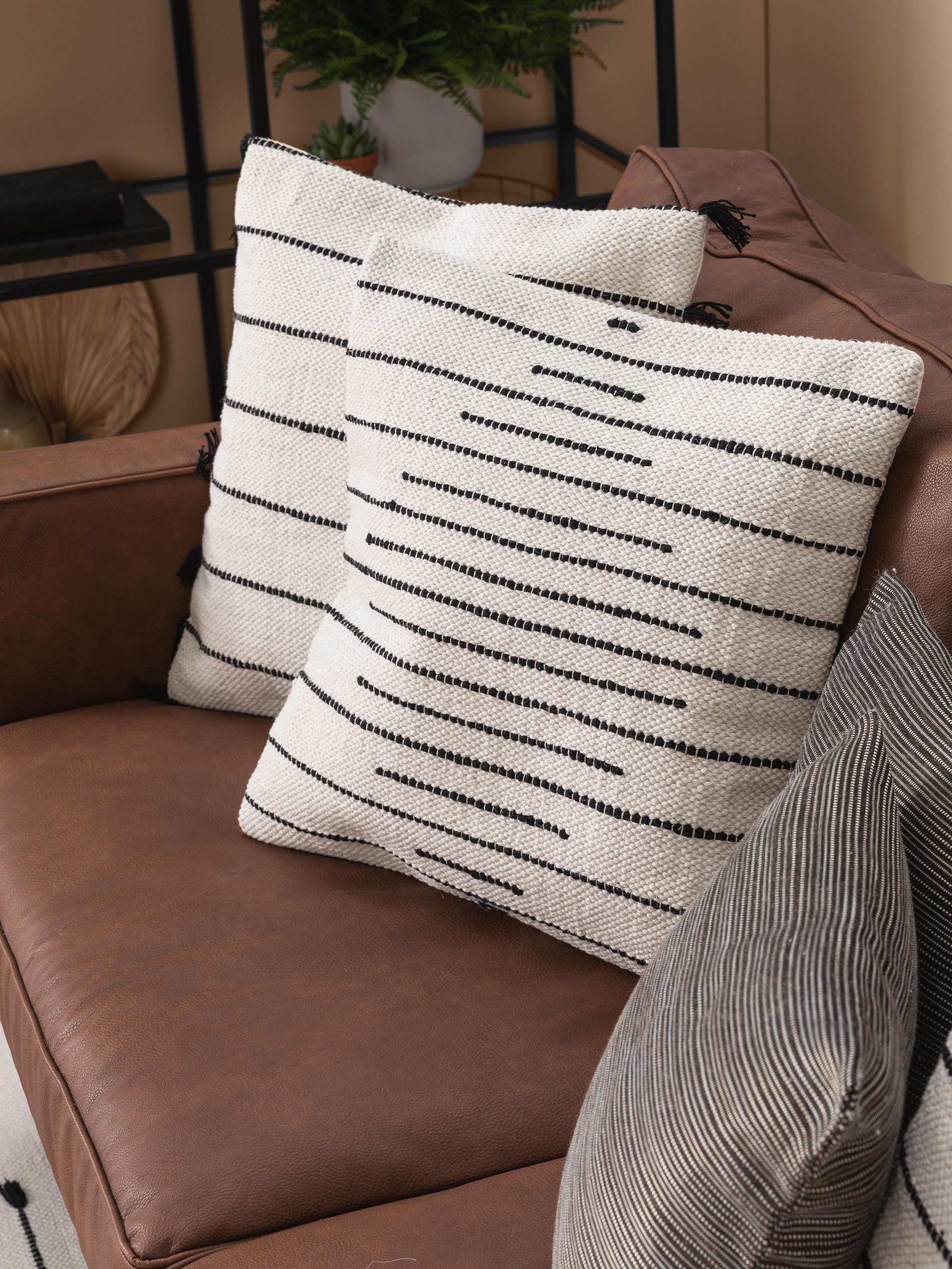 Cushion Cover Bo Ivory in Berber design made of 100% Cotton by benuta Pop