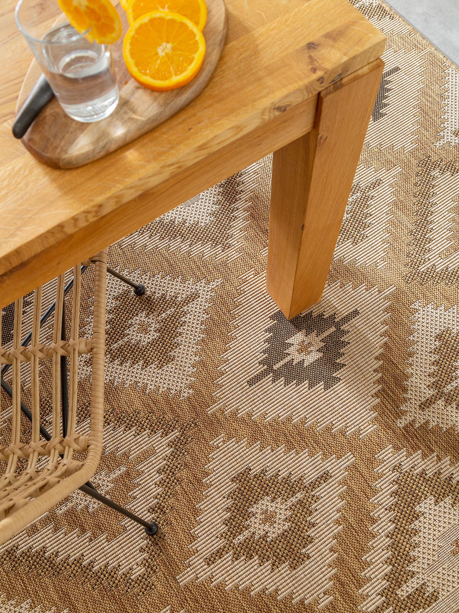 Teppich aus 100% Polypropylen in Beige mit bis 5 mm hohem Flor von benuta