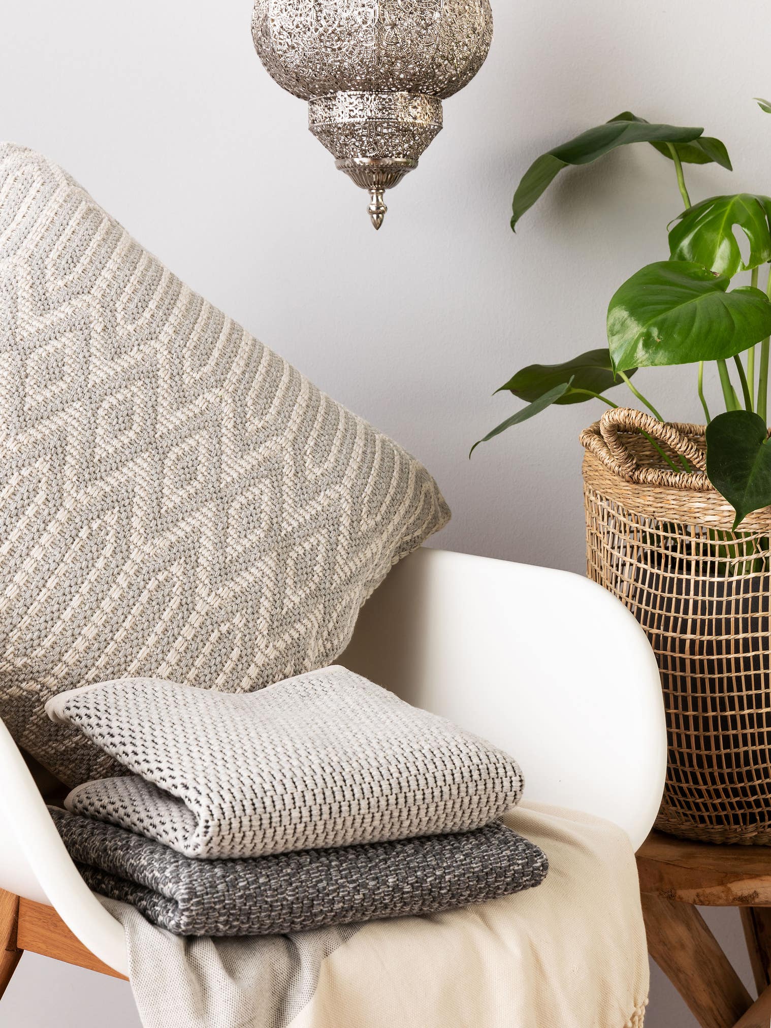 Funda de almohada Ibiza Gris claro con diseño de Ikat en 100% Algodón de benuta Nest