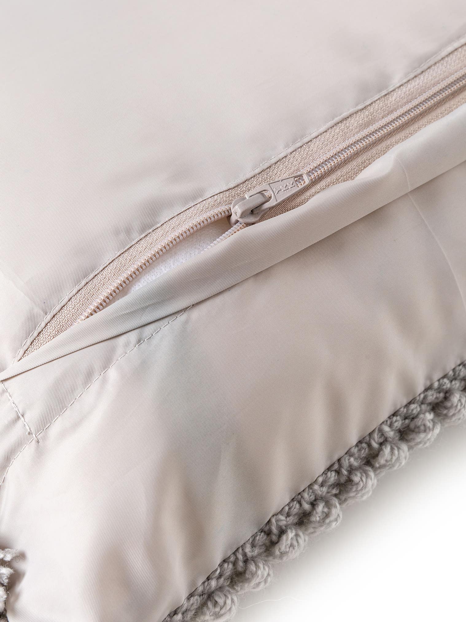 Inom-/utomhus Örngott Toni Grå med Berber-design i 100% Polyester från benuta Pure