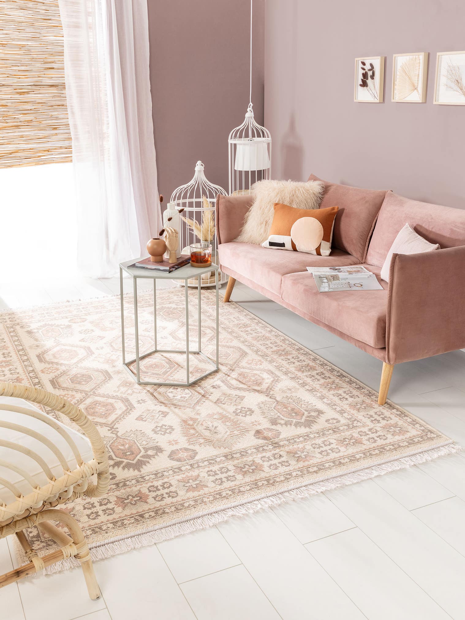 Matto 60% puuvillaa, 40% polypropeeniaa värissä Beige enintään 5 mm korkealla nukalla merkiltä benuta Pop