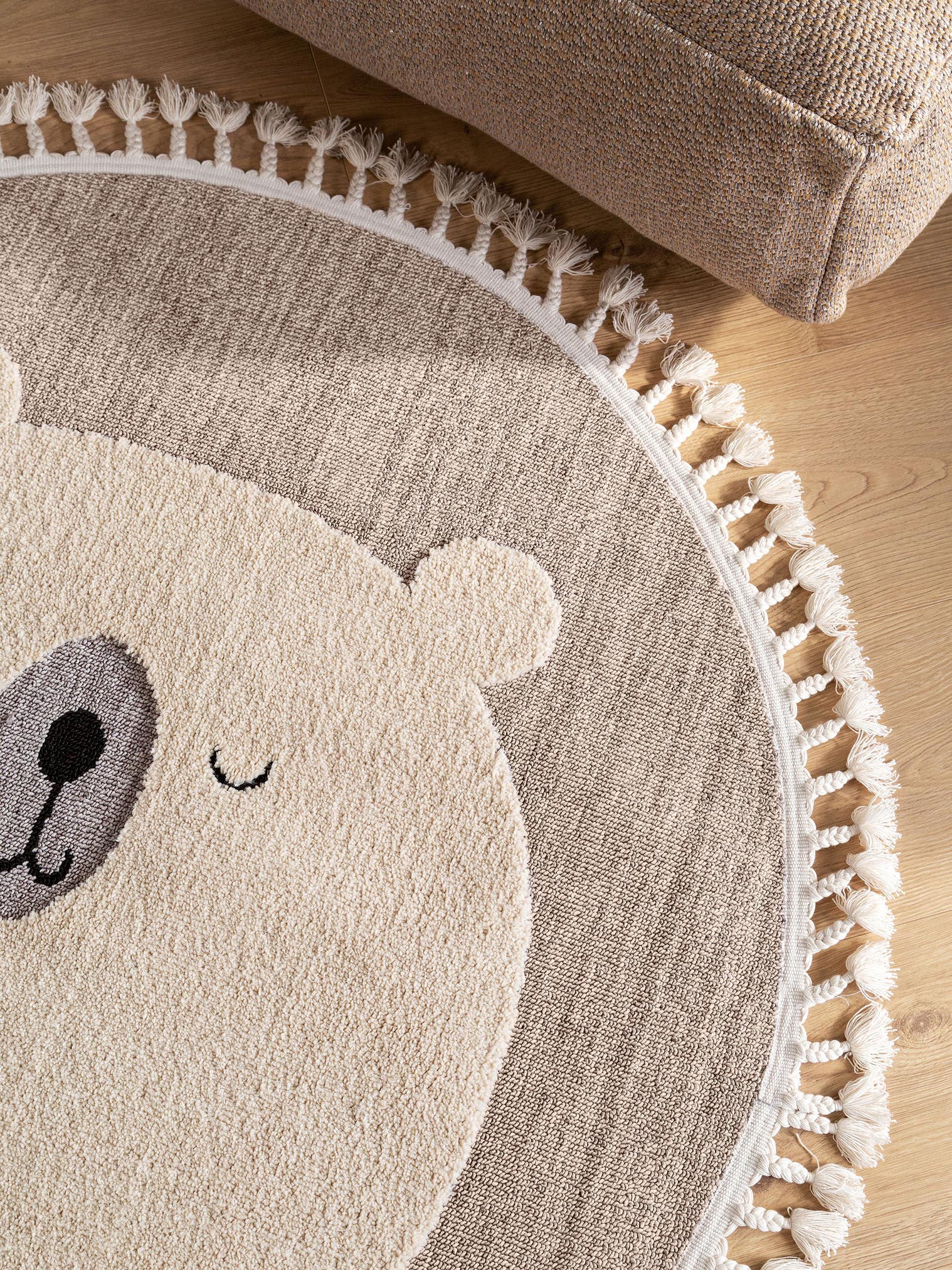 Tapis en 100% Polyester en Beige avec une pile de 11 - 20 mm de hauteur de Lytte