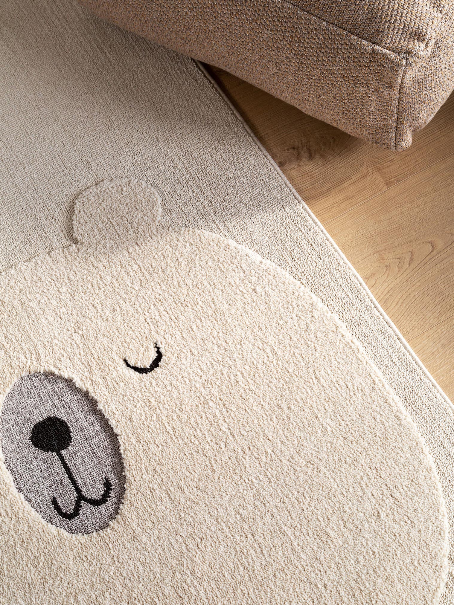 Teppich aus 100% Polyester in Beige mit 11 bis 20 mm hohem Flor von Lytte