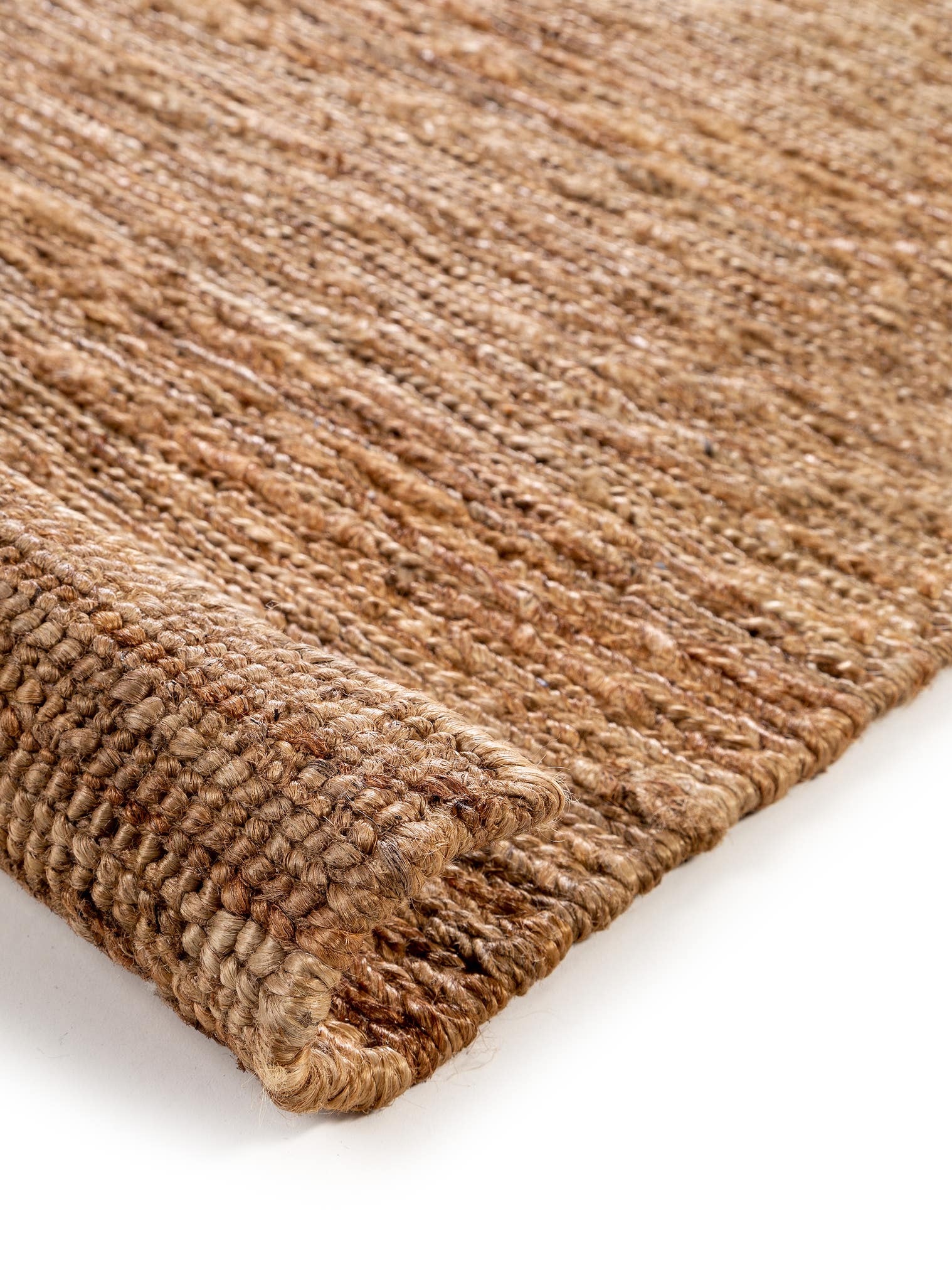 Teppich aus 100% Jute in Braun mit bis 5 mm hohem Flor von benuta Pure