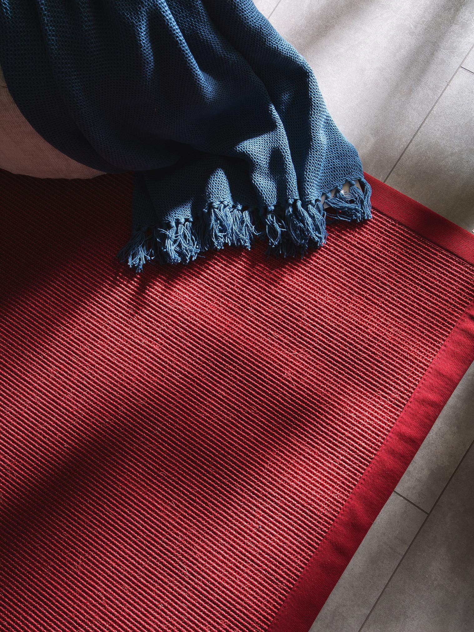 Teppich aus 100% Sisal in Rot mit bis 5 mm hohem Flor von benuta Nest
