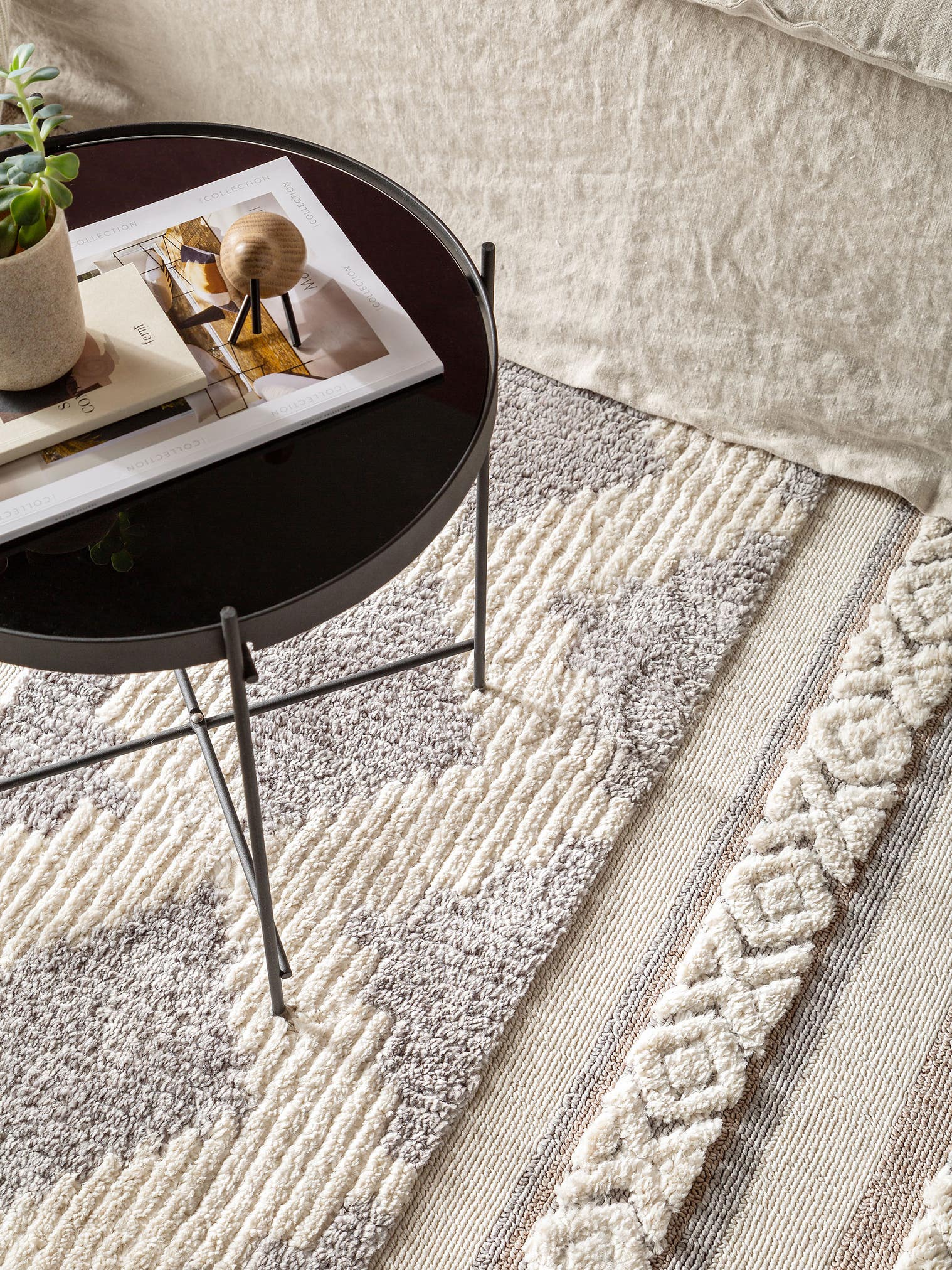 Tapis en 100% Polyester en Beige avec une pile de 11 - 20 mm de hauteur de benuta Pop