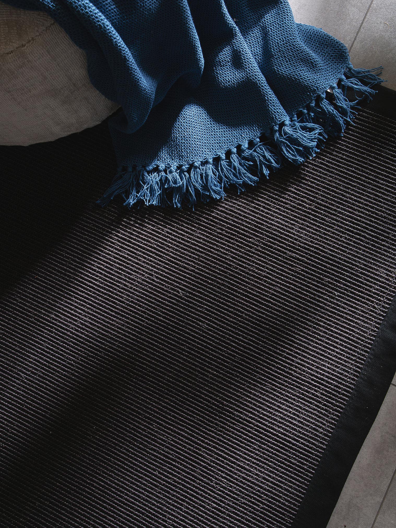 Alfombra de 100% Sisal en Negro con un pelo de {{Placeholder_Pile Height}} de altura de benuta Nest