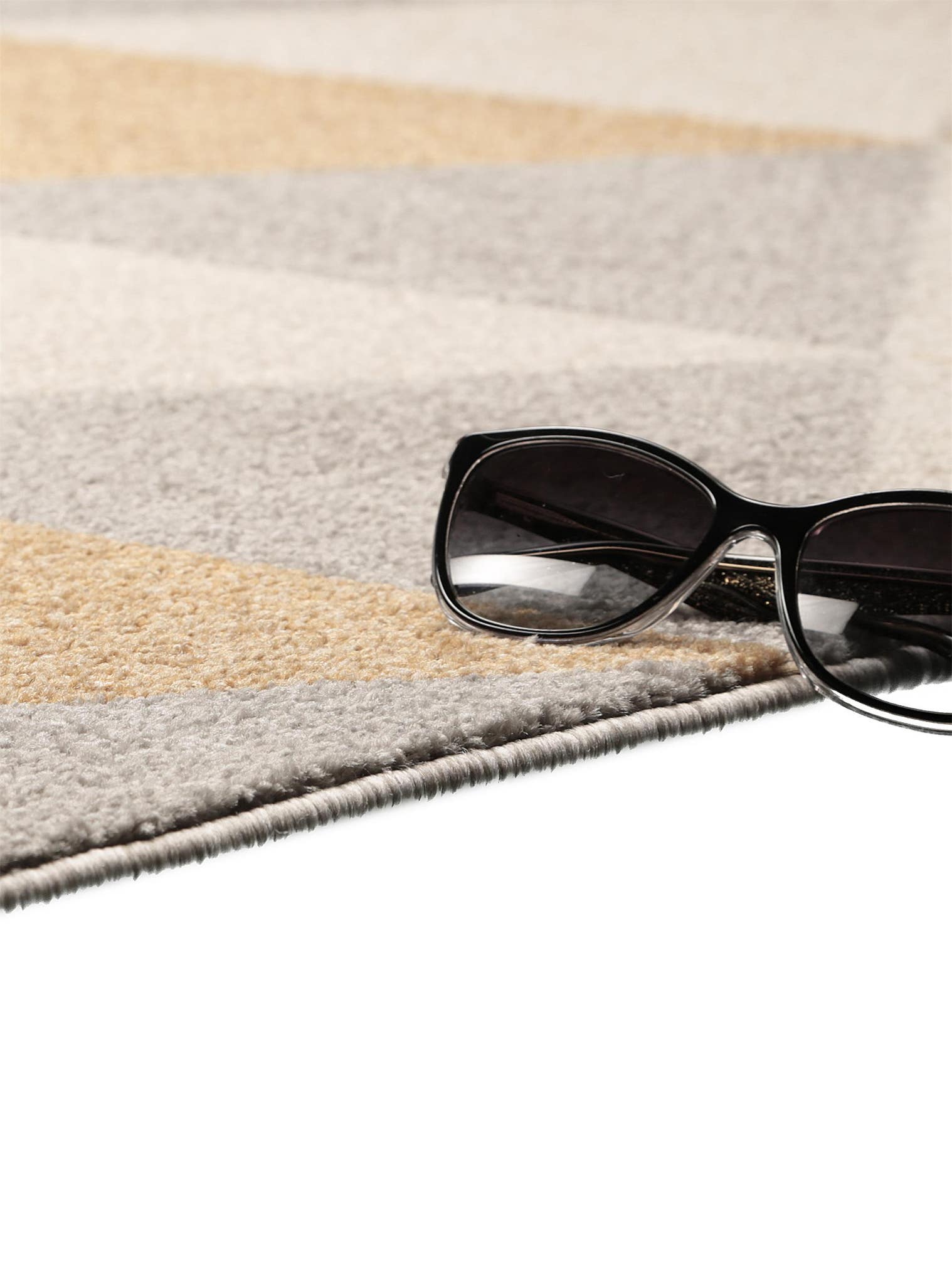 Rug made of 100% Polypropylene in Yellow with a 6 - 10 mm high pile by benuta