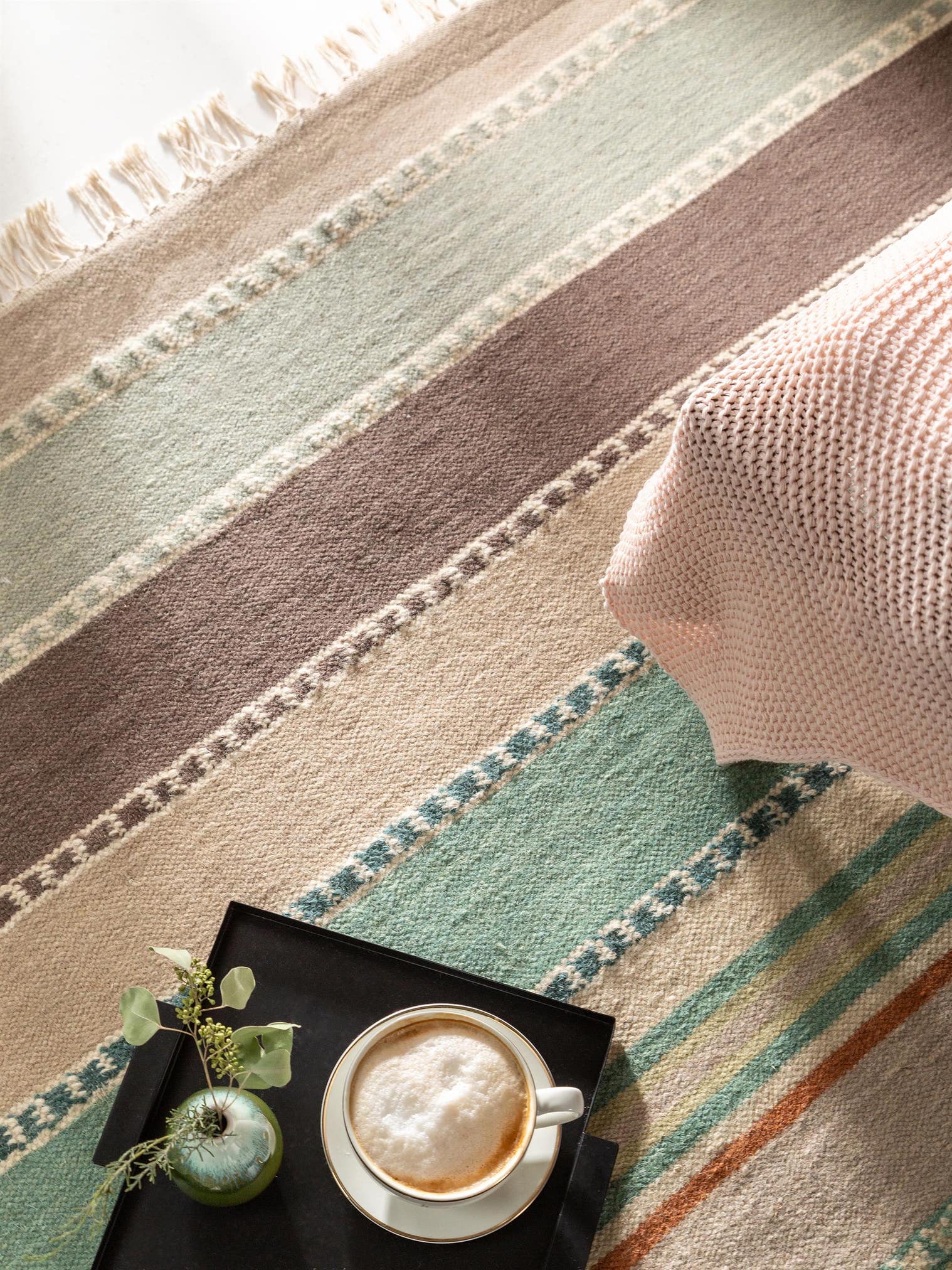 Teppich aus 100% Wolle in Beige mit bis 5 mm hohem Flor von benuta Finest