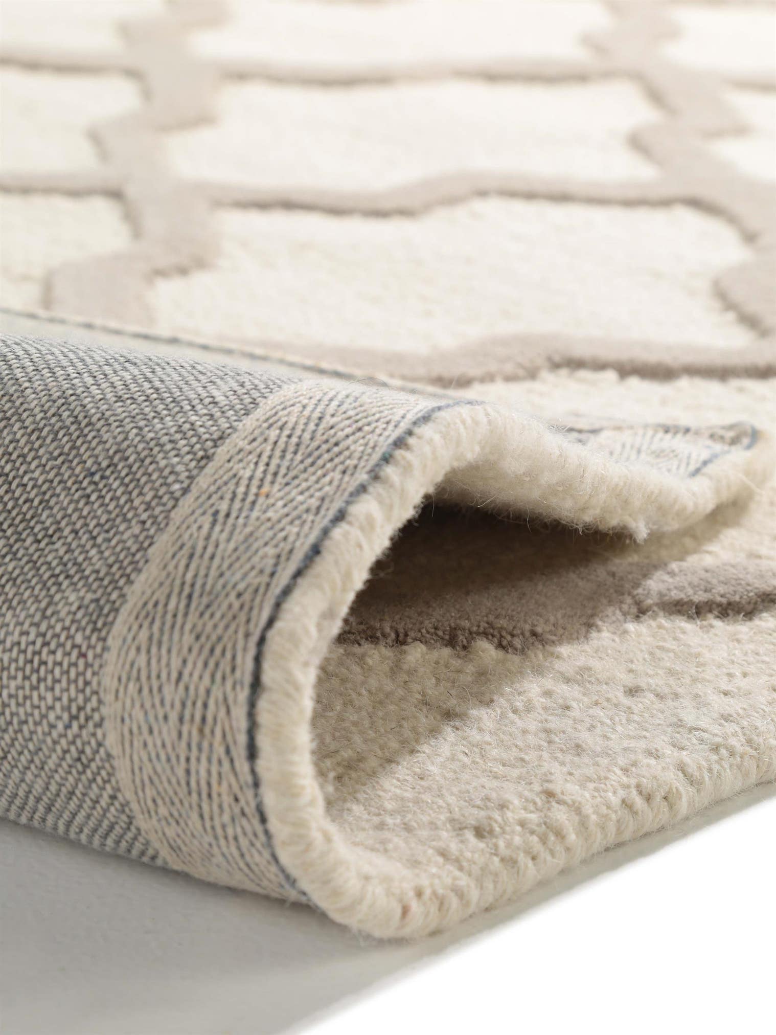 Teppich aus 100% Wolle in Grau mit 11 bis 20 mm hohem Flor von benuta Pure