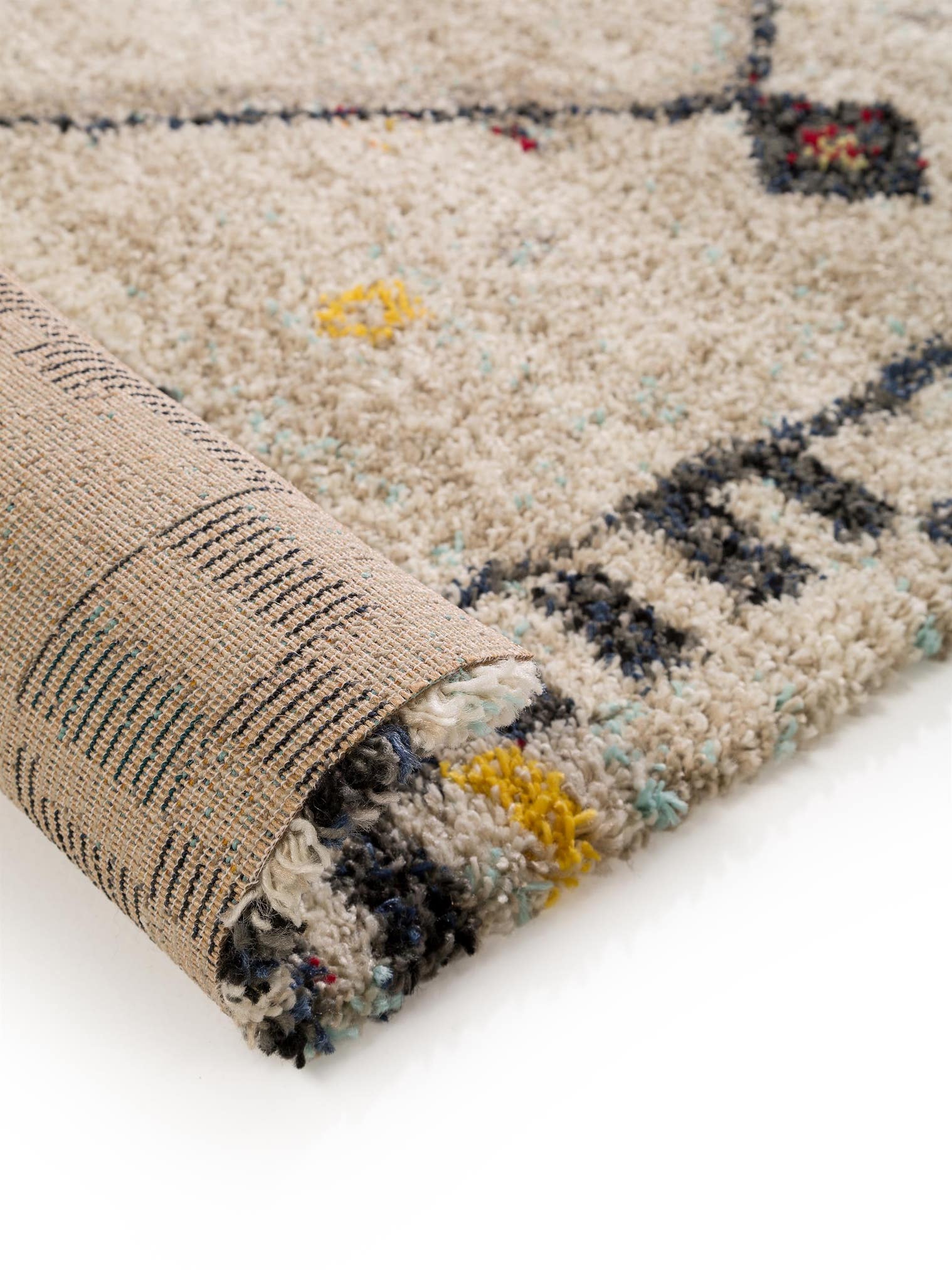 Tapijt van 100% Polypropyleen in Beige met een 21 - 30 mm hoge pool van benuta Pop