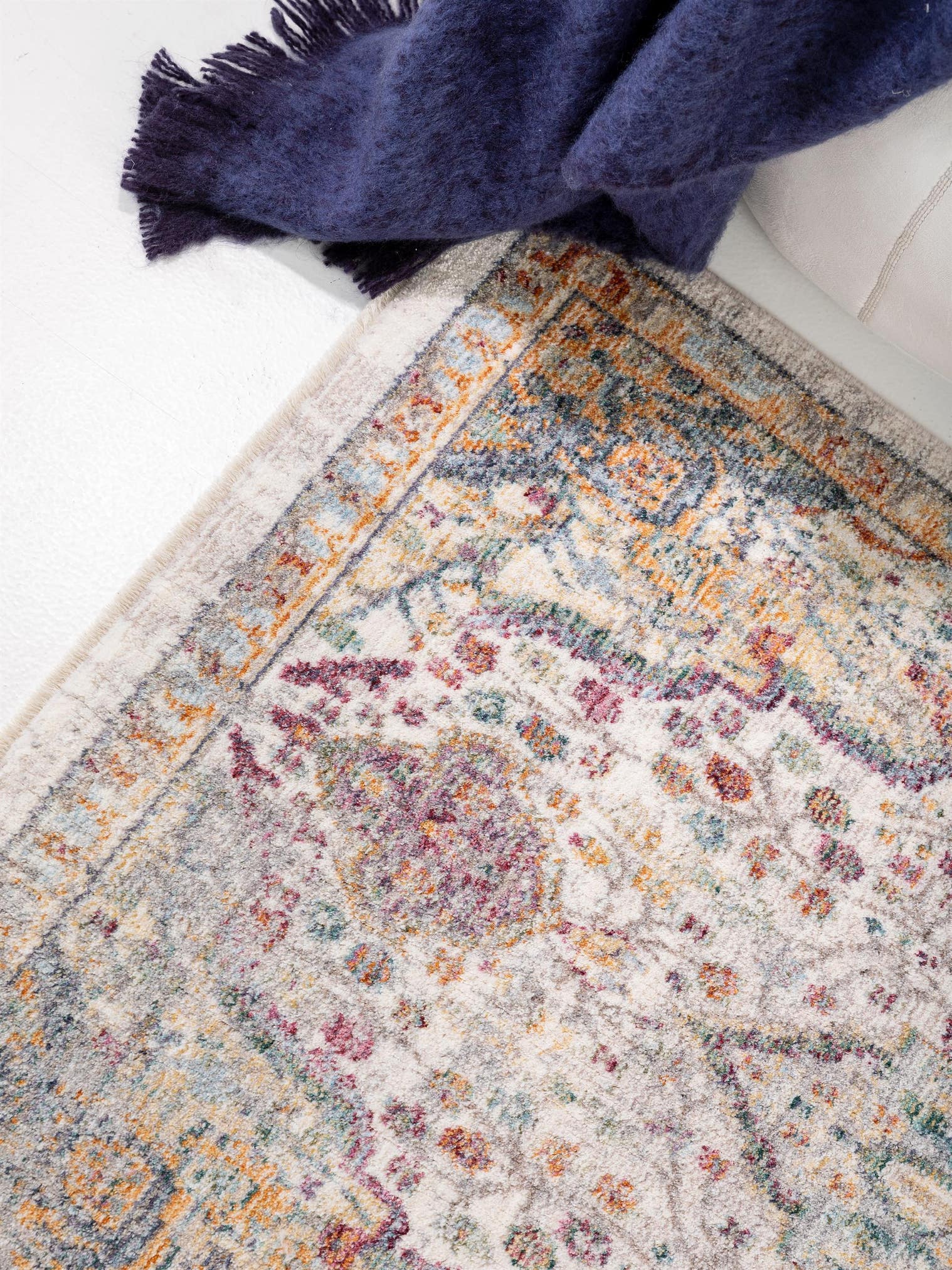 Rug made of 100% Viscose in Multicoloured with a 1- 5 mm high pile by benuta Pop