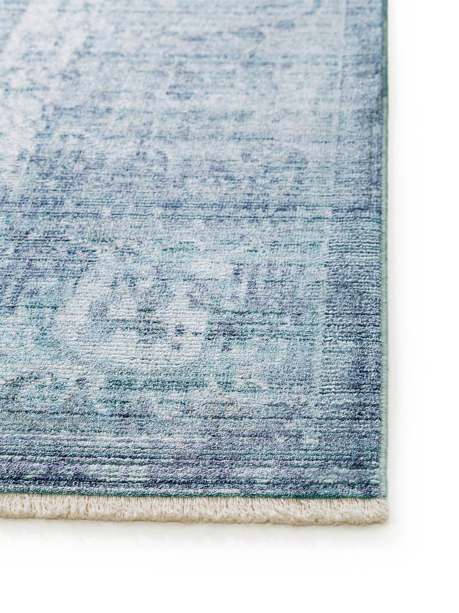 Tapis en 100% Viscose en Bleu avec une pile de 1- 5 mm de hauteur de benuta Pop